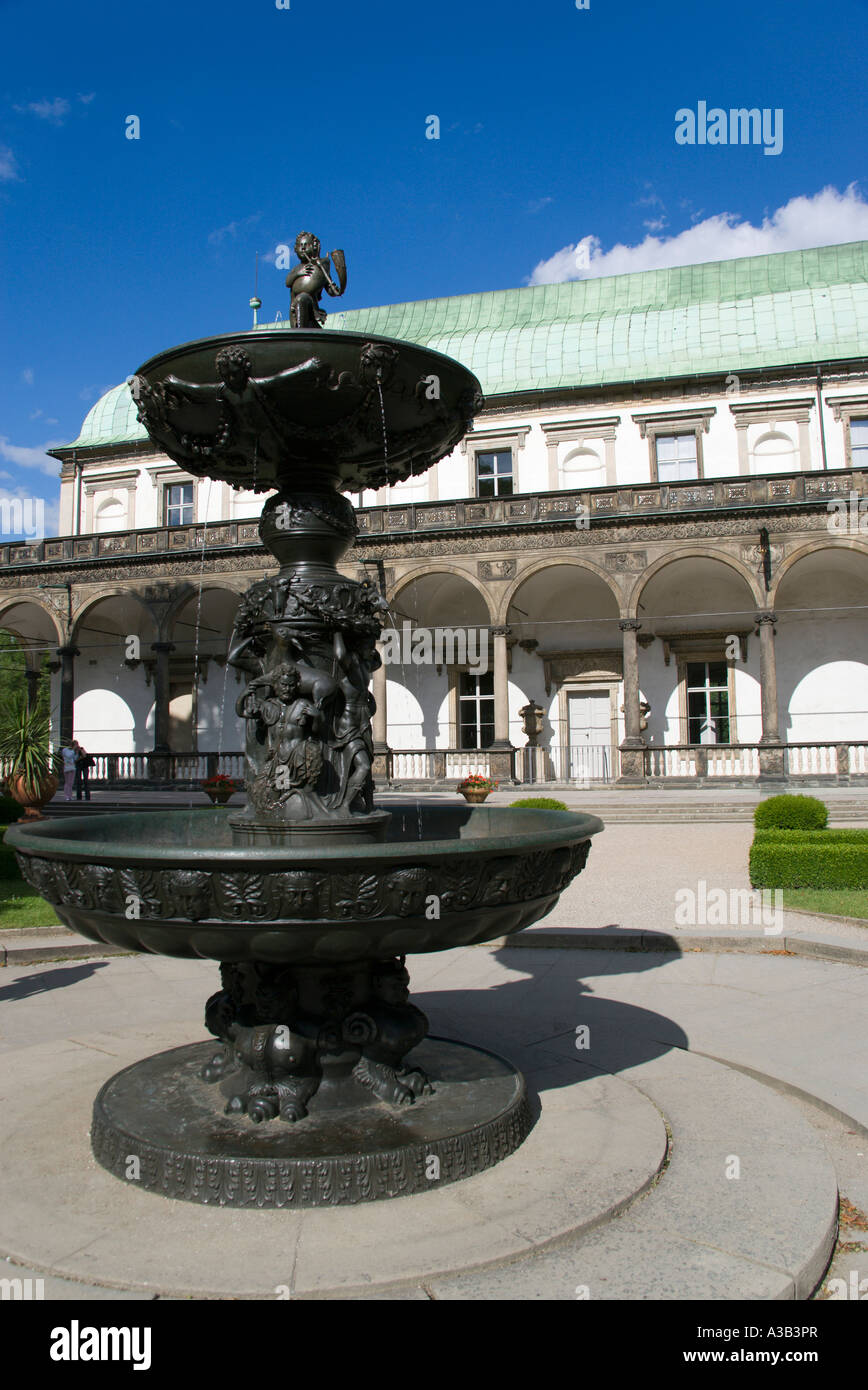 Singender brunnen prag Fotos und Bildmaterial in hoher Auflösung Alamy
