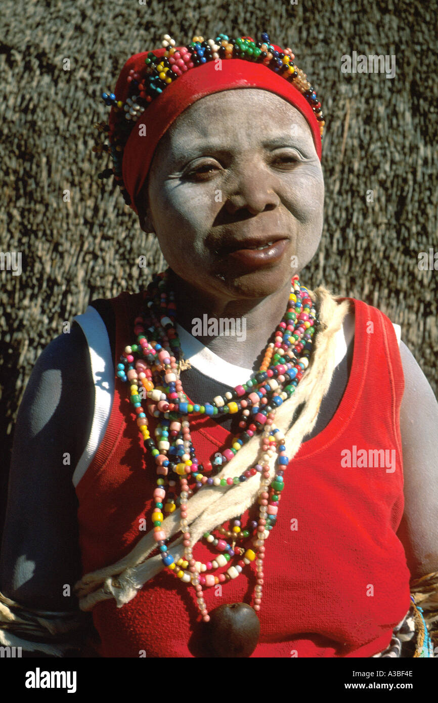 Zulu Woman Portrait South Africa Stockfotos und -bilder Kaufen - Alamy