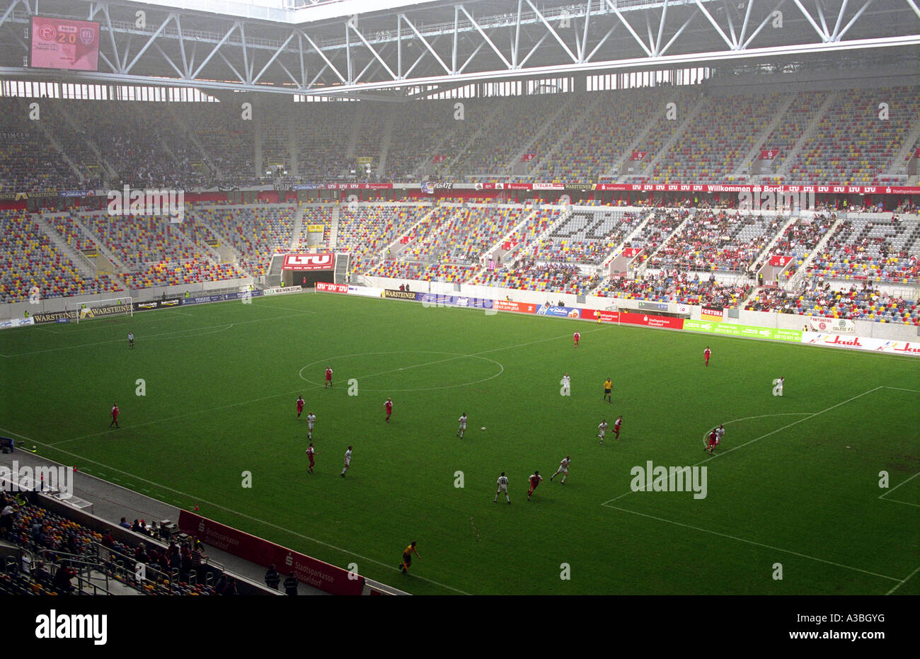 Bereich "LTU" Heimat von Fortuna Düsseldorf gegen den VFL Osnabrück in der regionalen Liga Nord-Division in Deutschland spielen Stockfoto