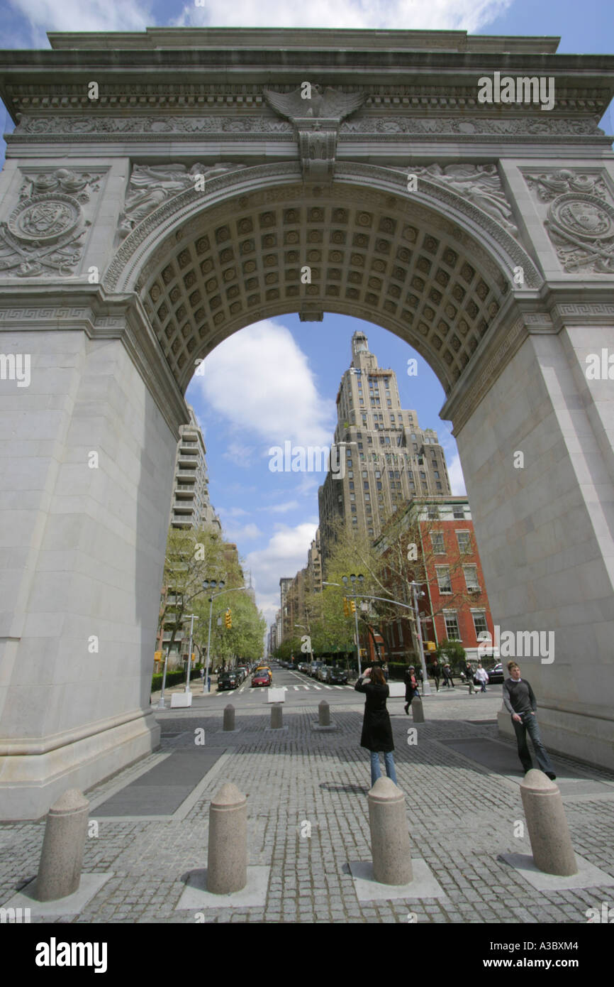 Washington Square Arch in Greenwich Village ist das inoffizielle Symbol der New York University. Stockfoto