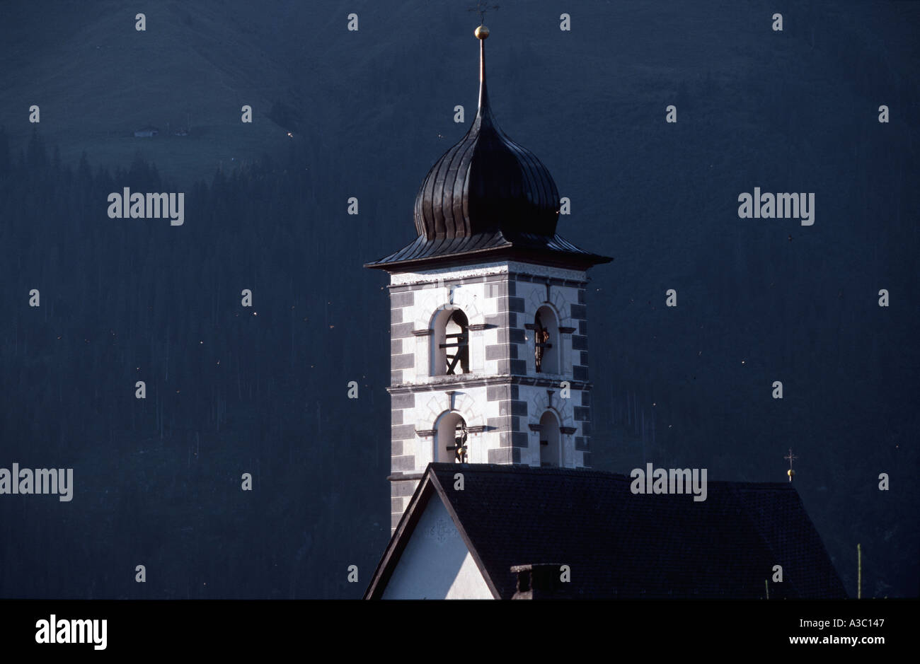 Kirche von Lumbrein GR Schweiz Stockfoto