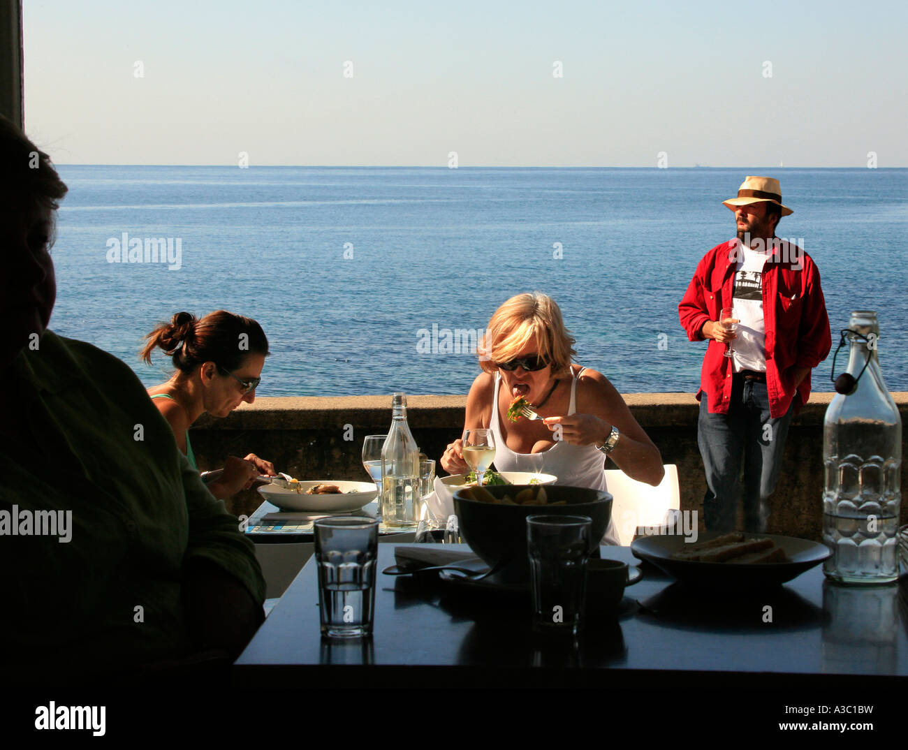 Mittagessen in einem Restaurant am Meer in Manly Sydney Australia Stockfoto