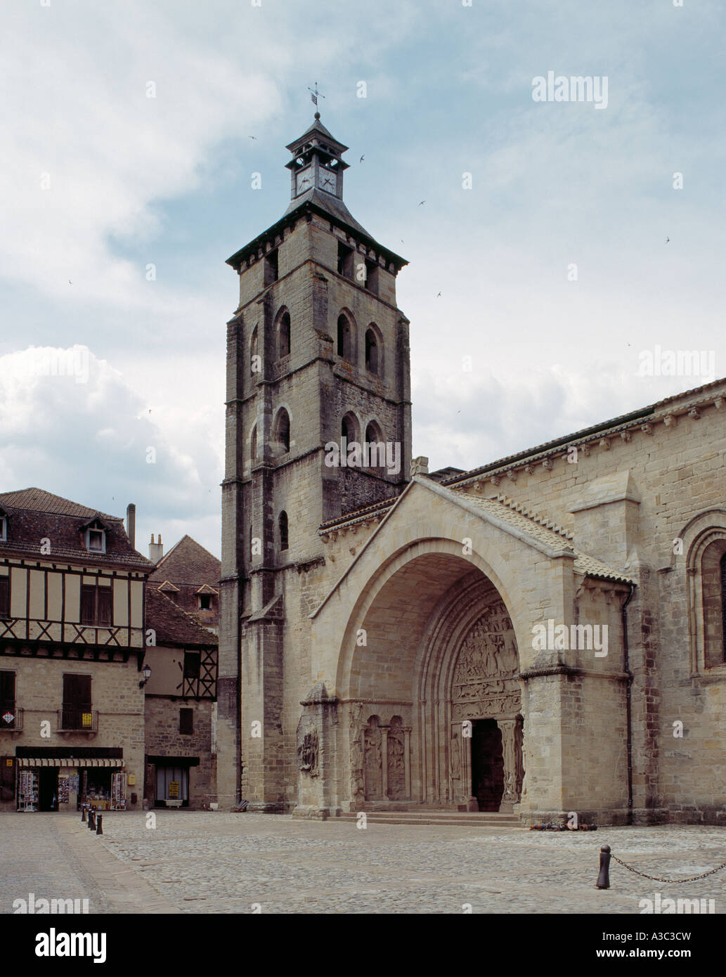St Peter Kirche und Südeingang, Beaulieu-Sur-Dordogne, Corrèze, Frankreich Stockfoto