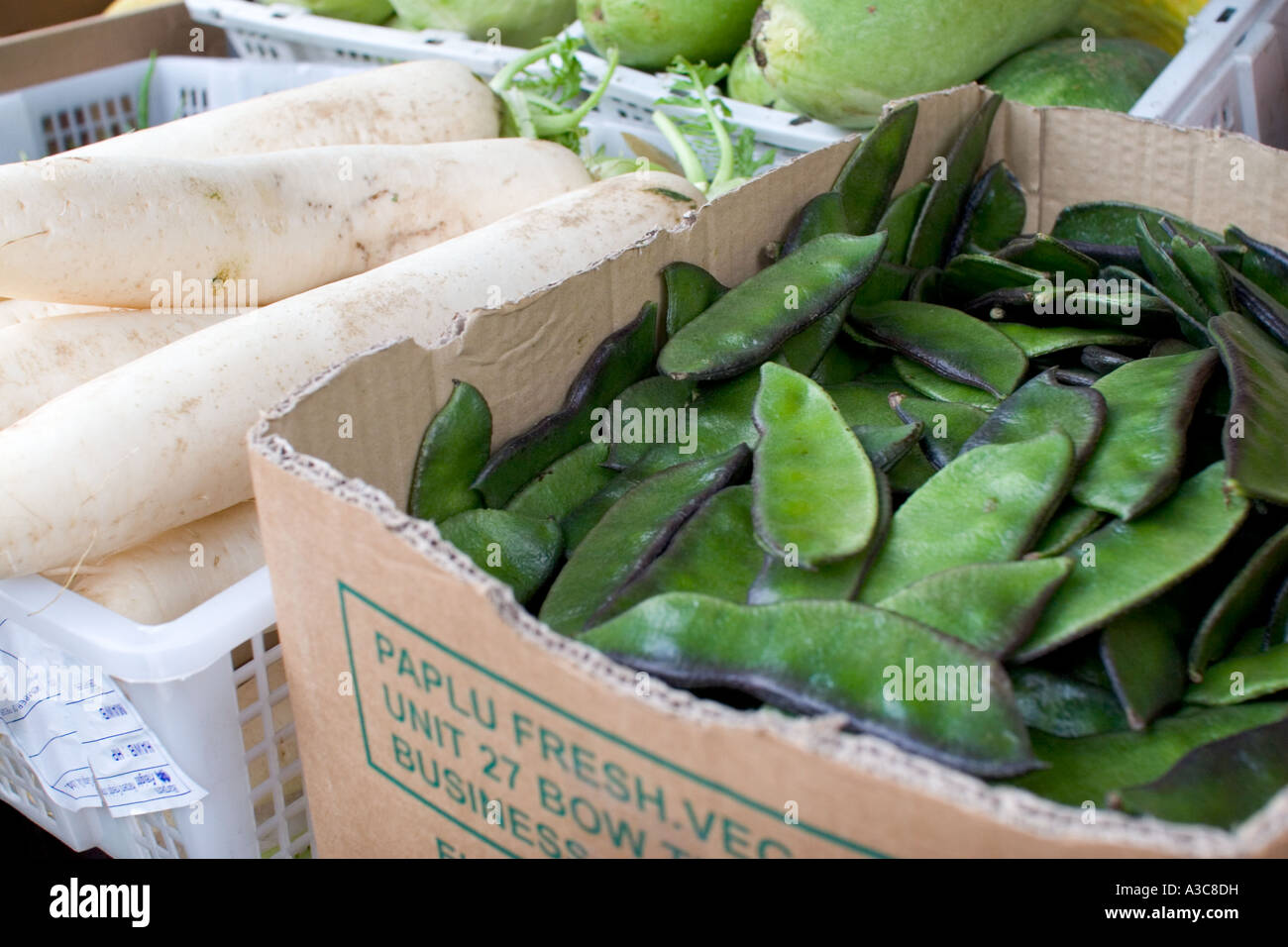 Beschäftigt, lebendige und farbenfrohe Whitechapel-Markt in Tower Hamlets East London, UK Stockfoto