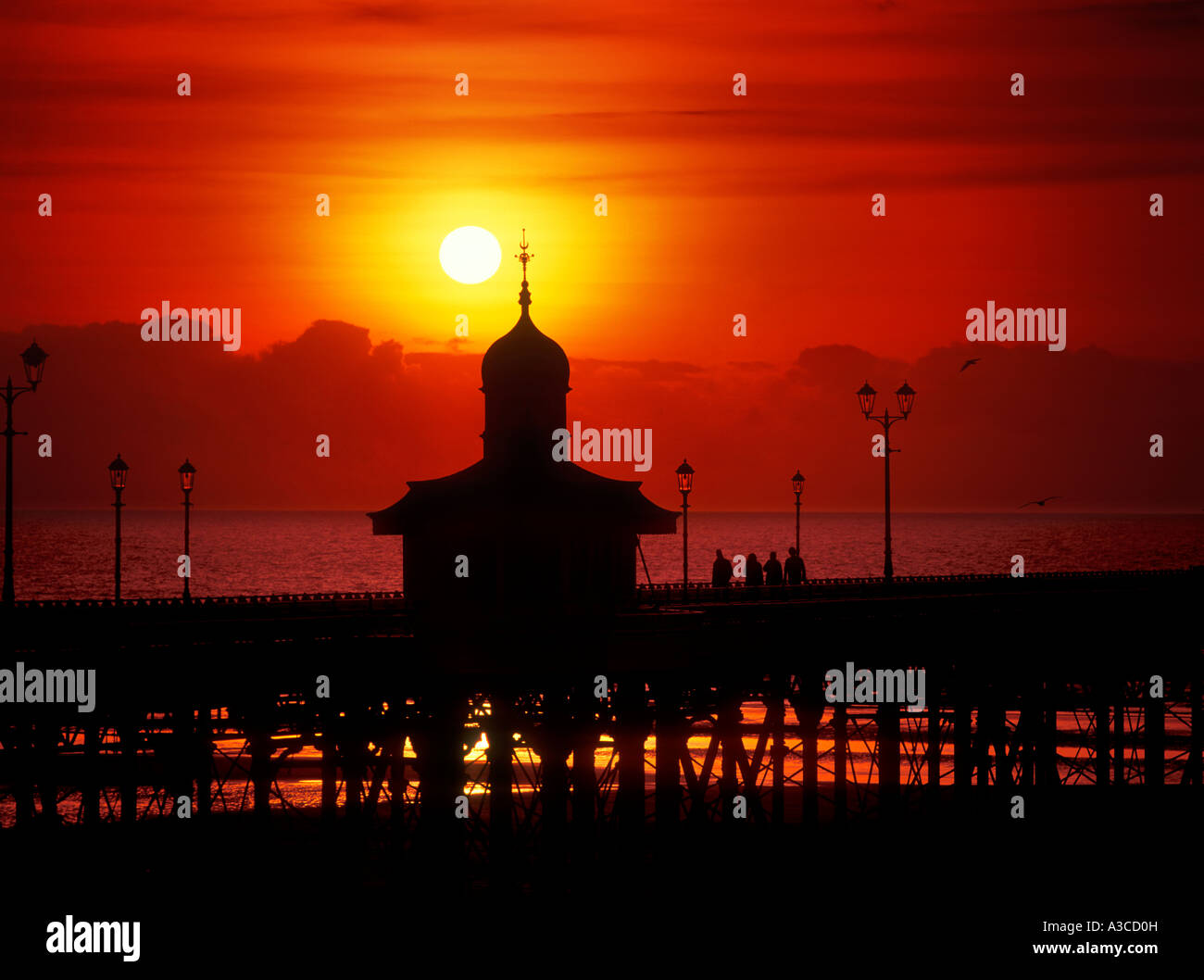 Silhouette der North Pier Blackpool Lancashire Sonnenuntergang Stockfoto
