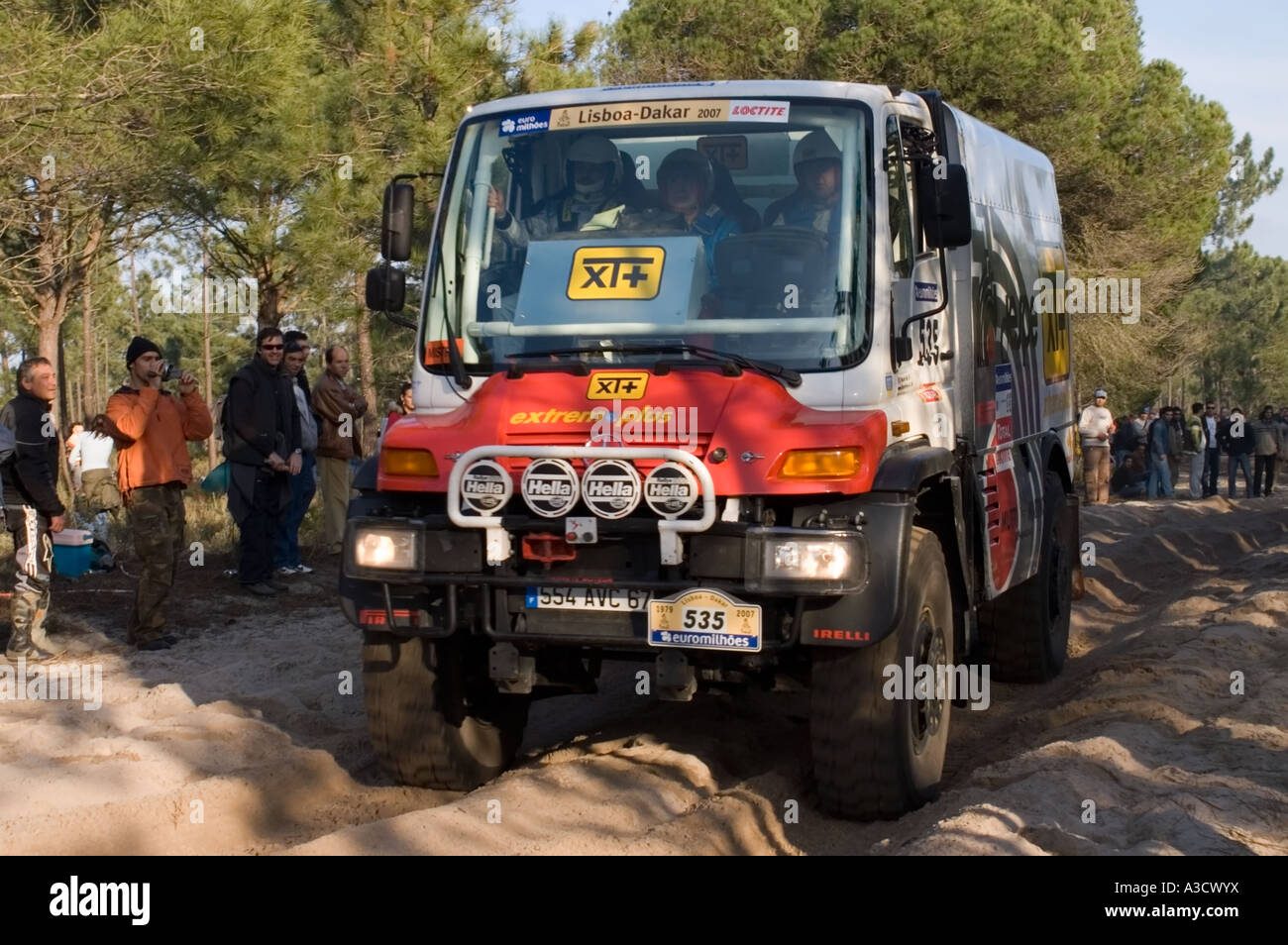 Erste Stufe Lisboa-Dakar 2007 Rallye - Truck 535 - Marco Piana, Marino Mutti, Anton Dorofeev Stockfoto