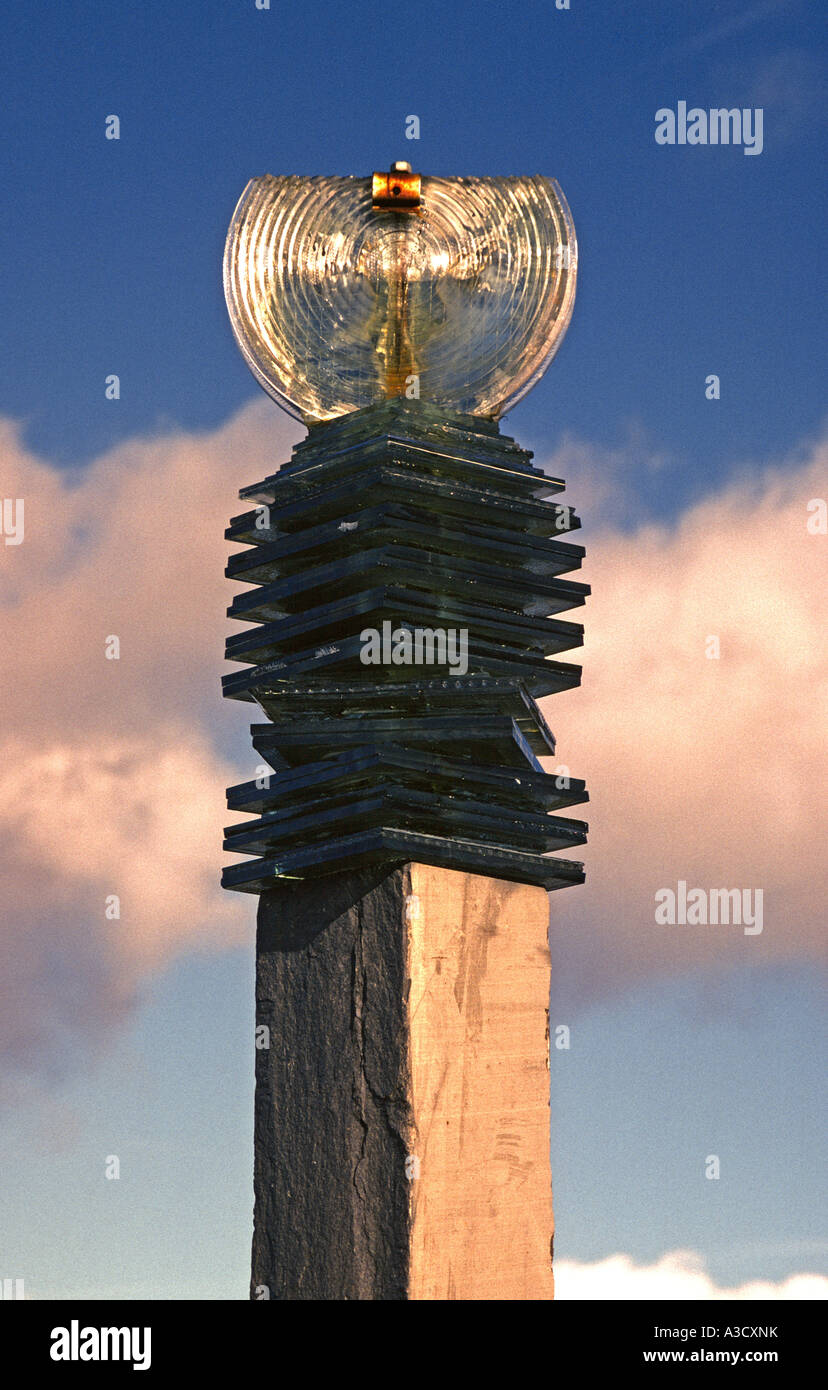 "Helle Spalte III" 1994. Outdoor-Skulptur von Charles Bray. Grizedale Forest Park, Lake District National Park, Cumbria, England Stockfoto