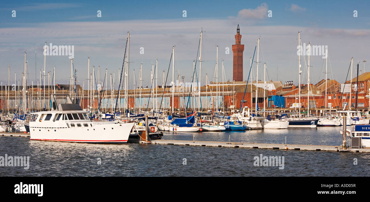 Fisch-Docks und Turm bei Grimsby Lincolnshire England UK Stockfoto