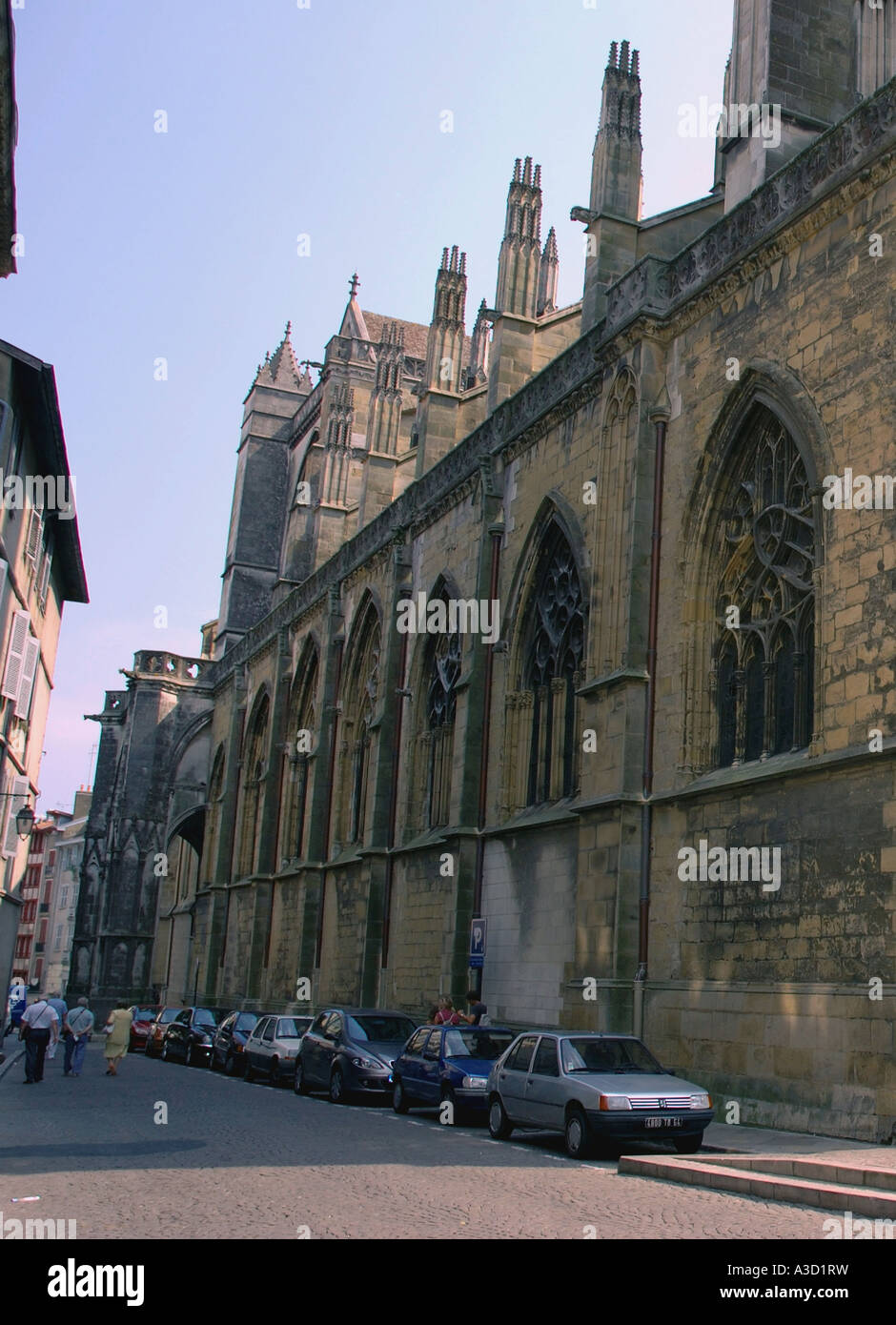 Charakteristischen Blick auf Kathedrale Ste-Marie Bayonne Aquitaine Südwest-Frankreich Europa Stockfoto