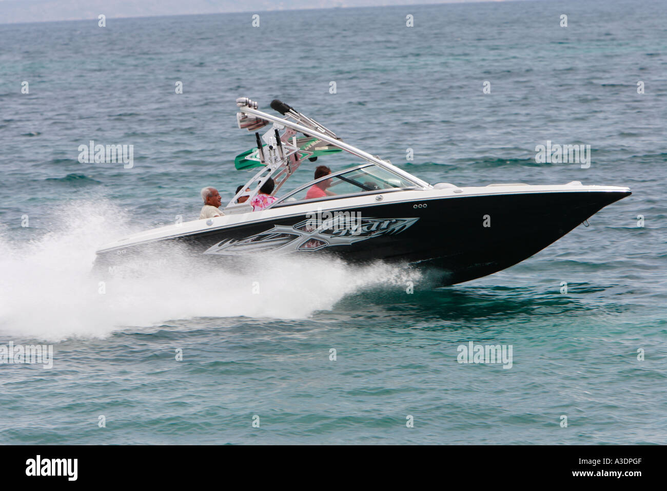 Schnellboot im Mittelmeer Stockfoto