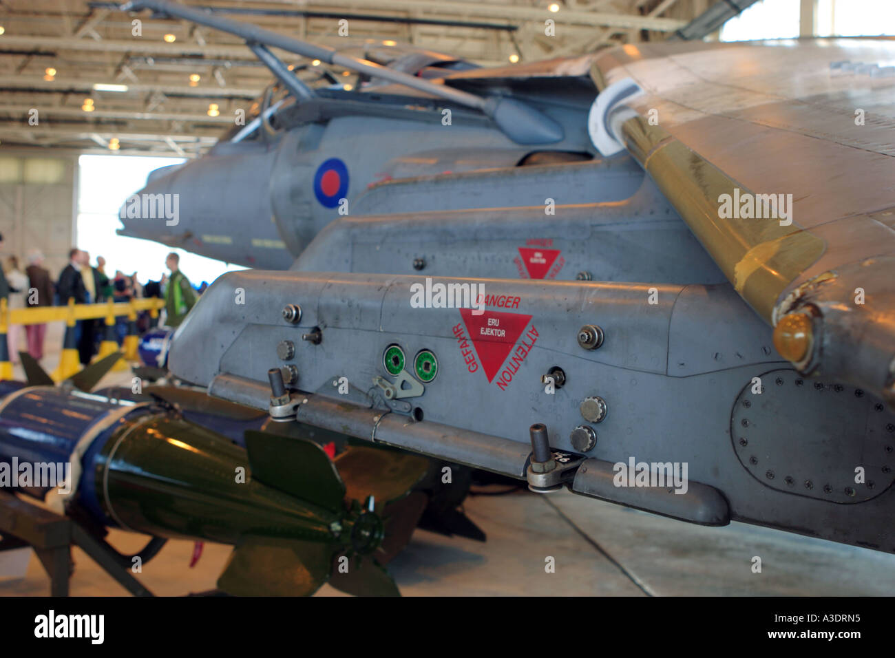 Nah oben statische British Aerospace Sea Harrier F / A-2 in der Kleiderbügel Stockfoto