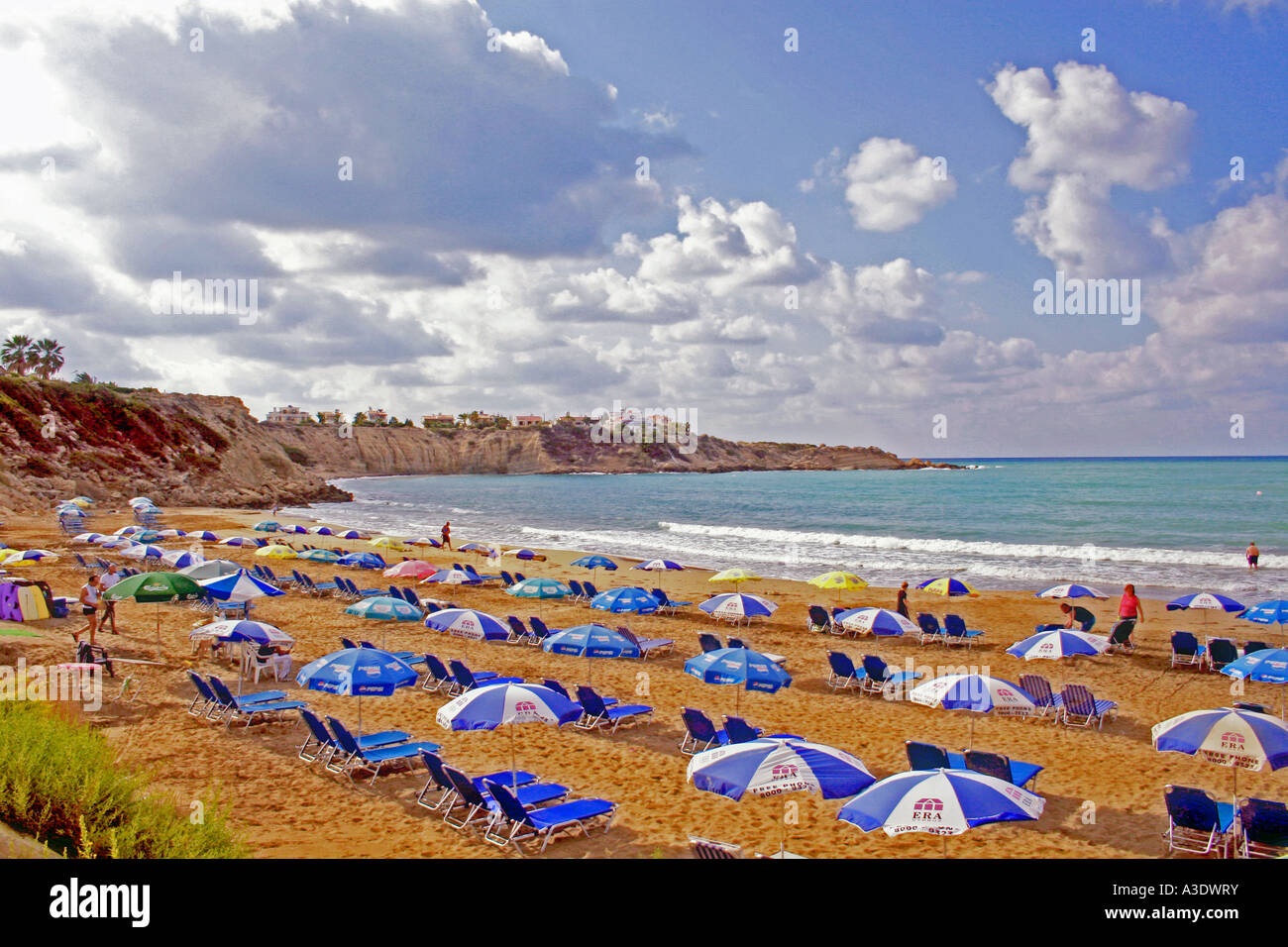 CORAL BAY IN DER NÄHE VON PAPHOS. ZYPERN. EUROPA Stockfoto