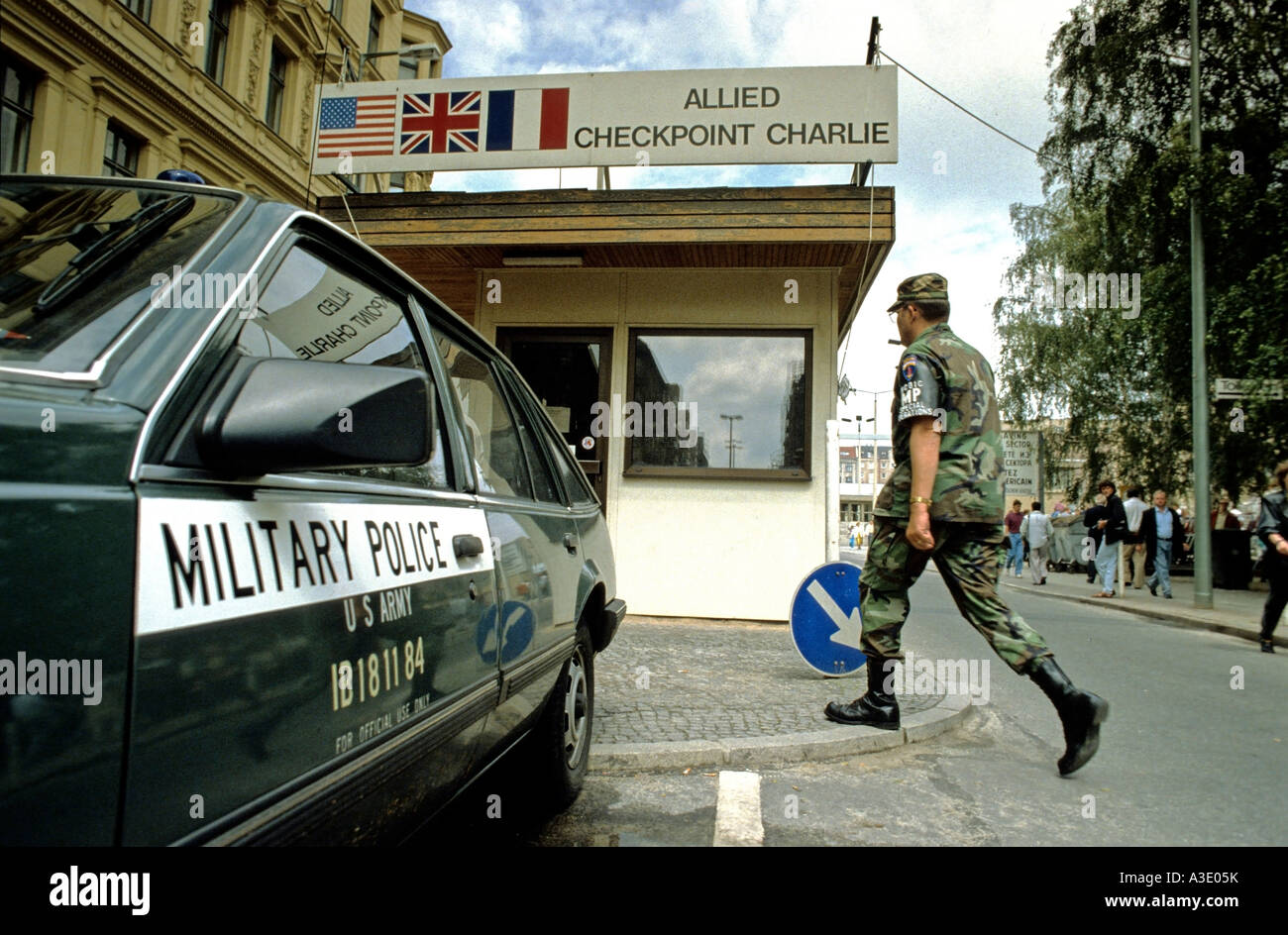 Alliierter Checkpoint Charlie, c. 1990, Berlin, Deutschland Stockfoto