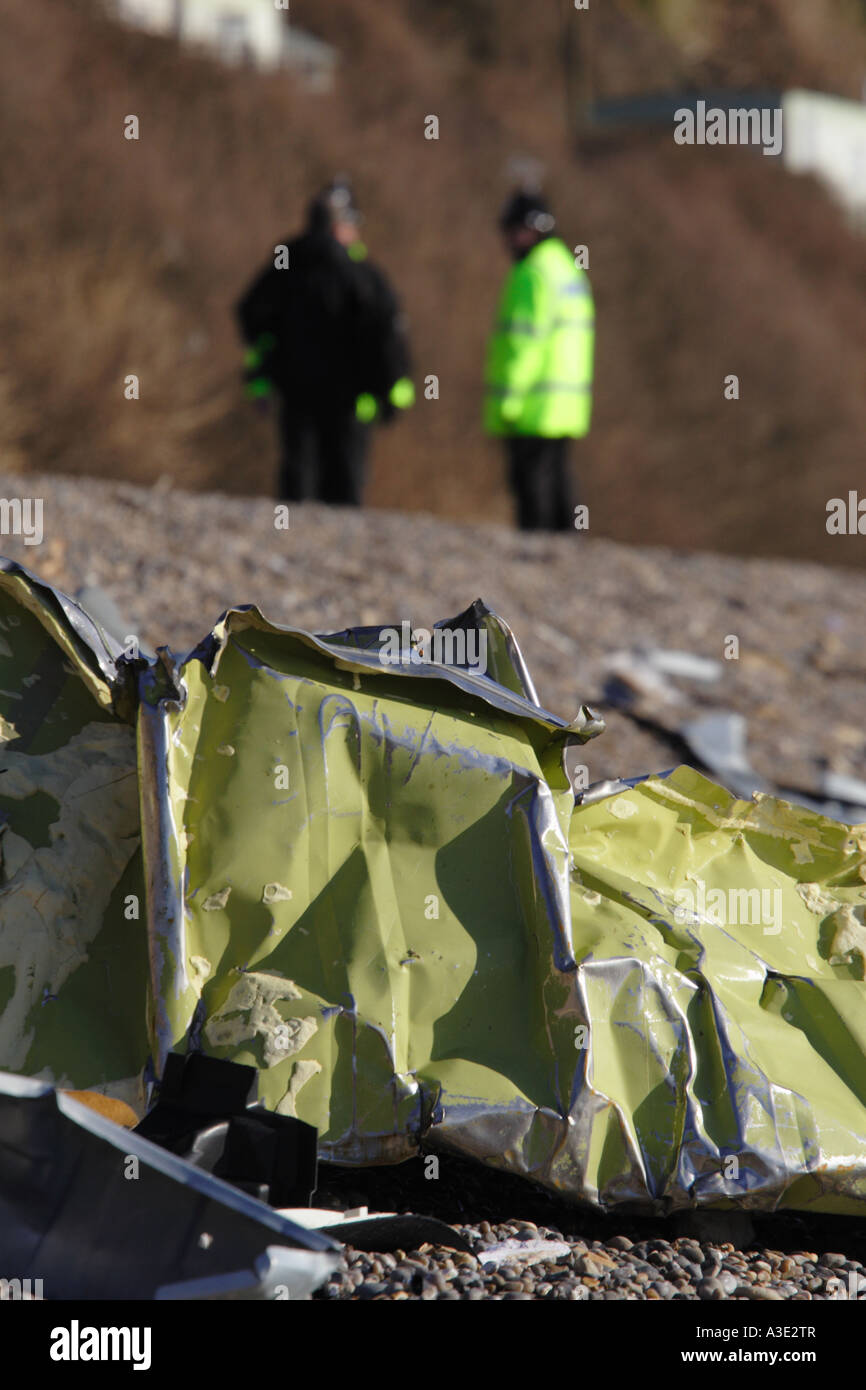 Branscombe Devon Verschmutzungen und Ablagerungen aus zerstörten Behältern an den Strand gespült aus dem Schiff MSC Napoli Januar 2007 Stockfoto