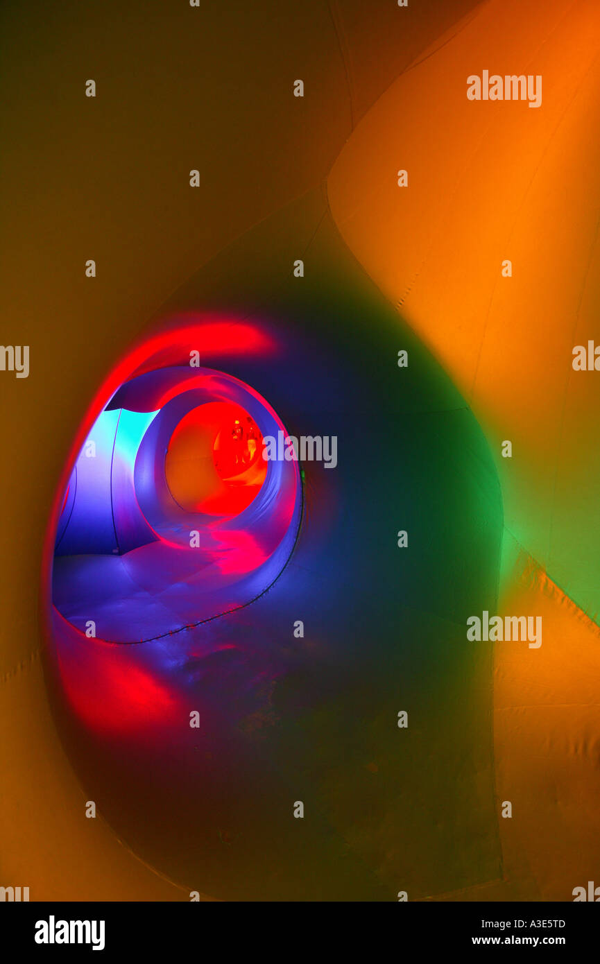 Abstrakte Formen in rot, blau, Orange und grün Stockfoto