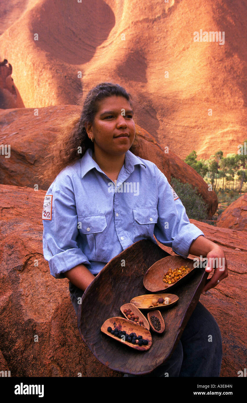 Aborigine-Tourguide Uluru Australien Stockfoto