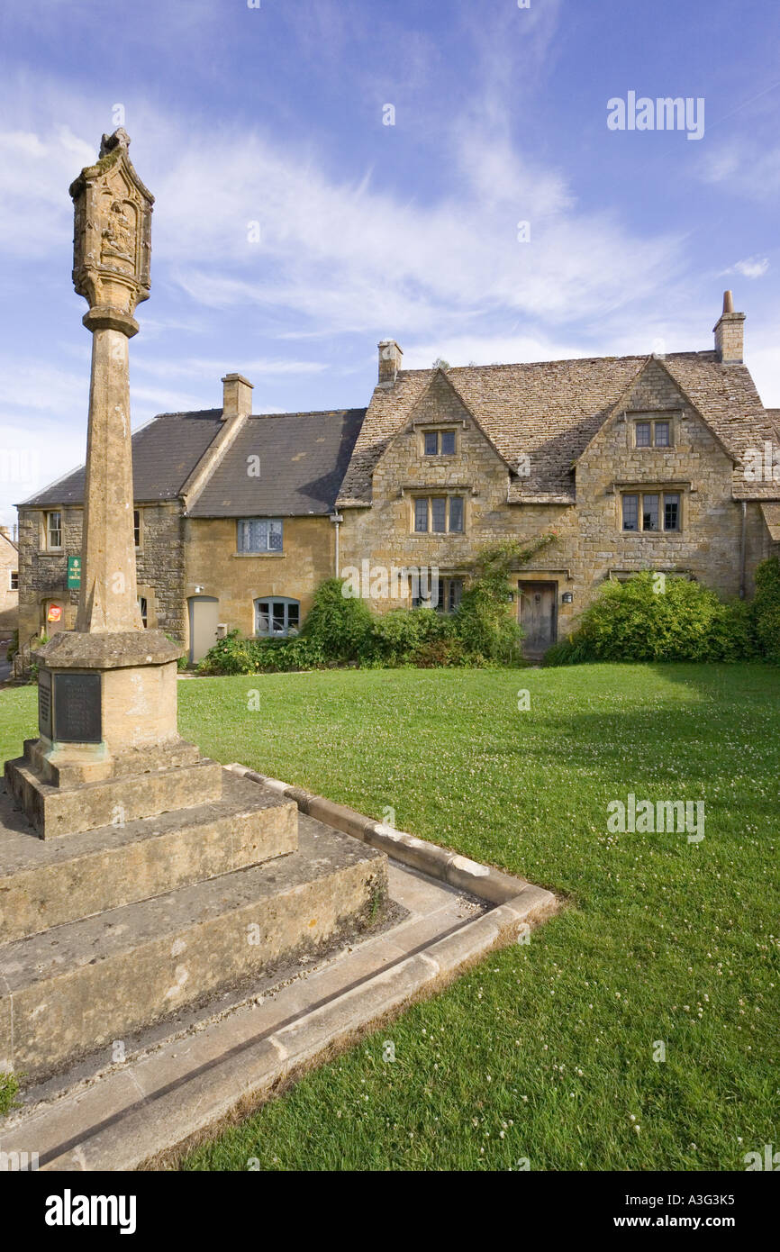 Am frühen Abend im Cotswold Dorf der Guiting macht, Gloucestershire Stockfoto