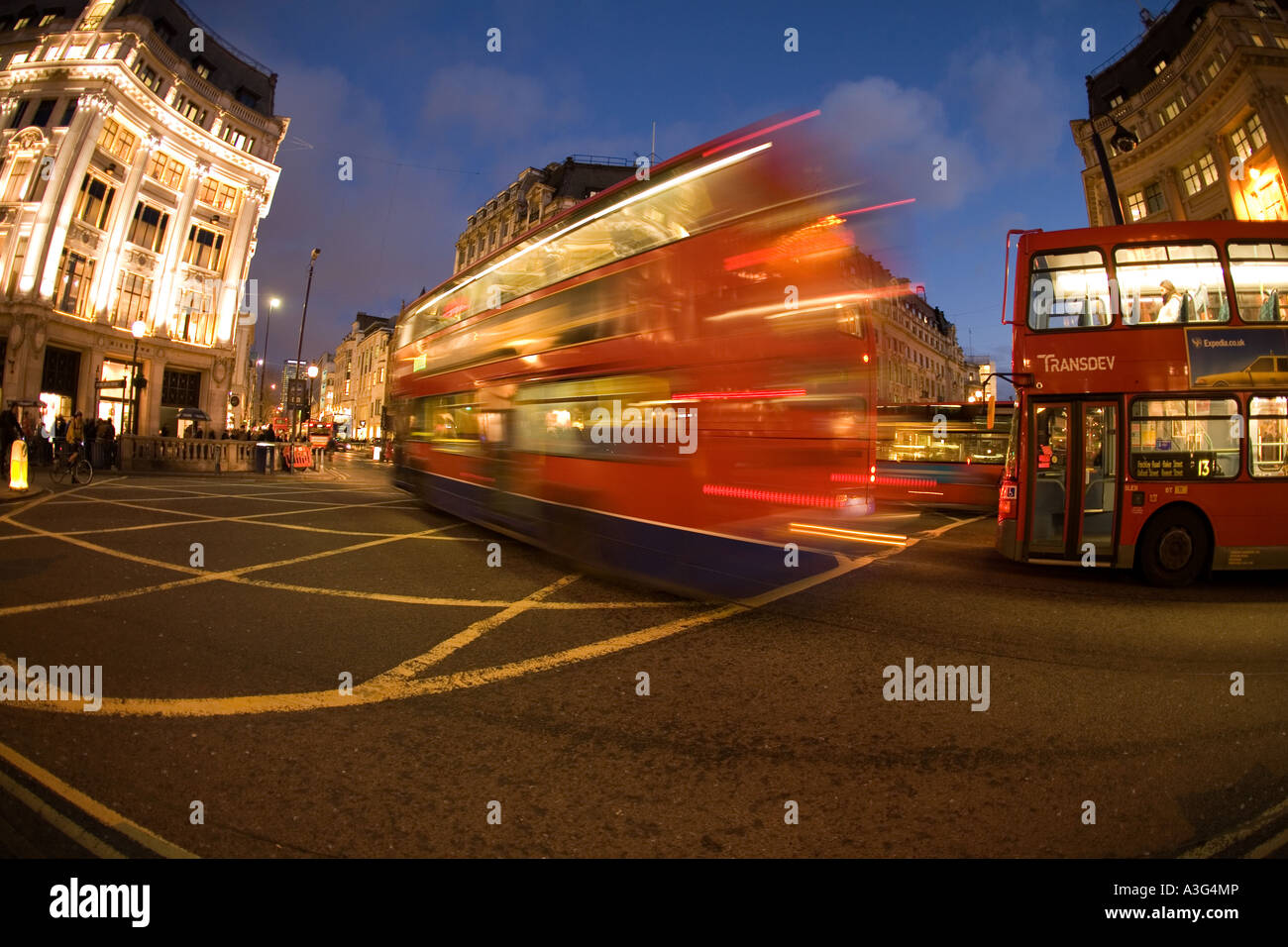 Busse am Oxford Circus in london Stockfoto