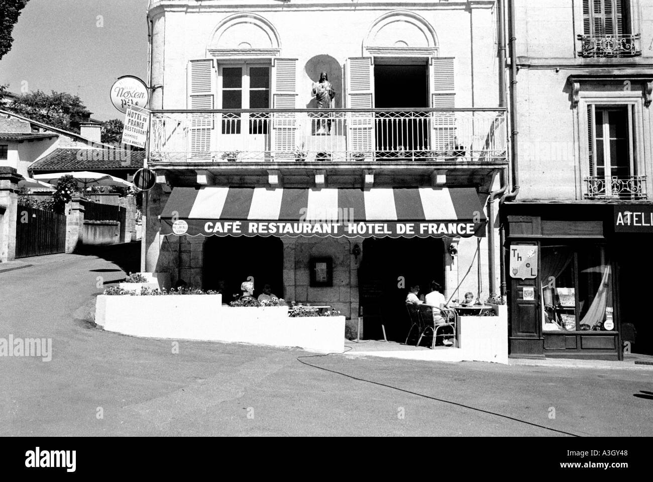 Frankreich-Bordeaux Region Stadt Square Cafe Stockfoto