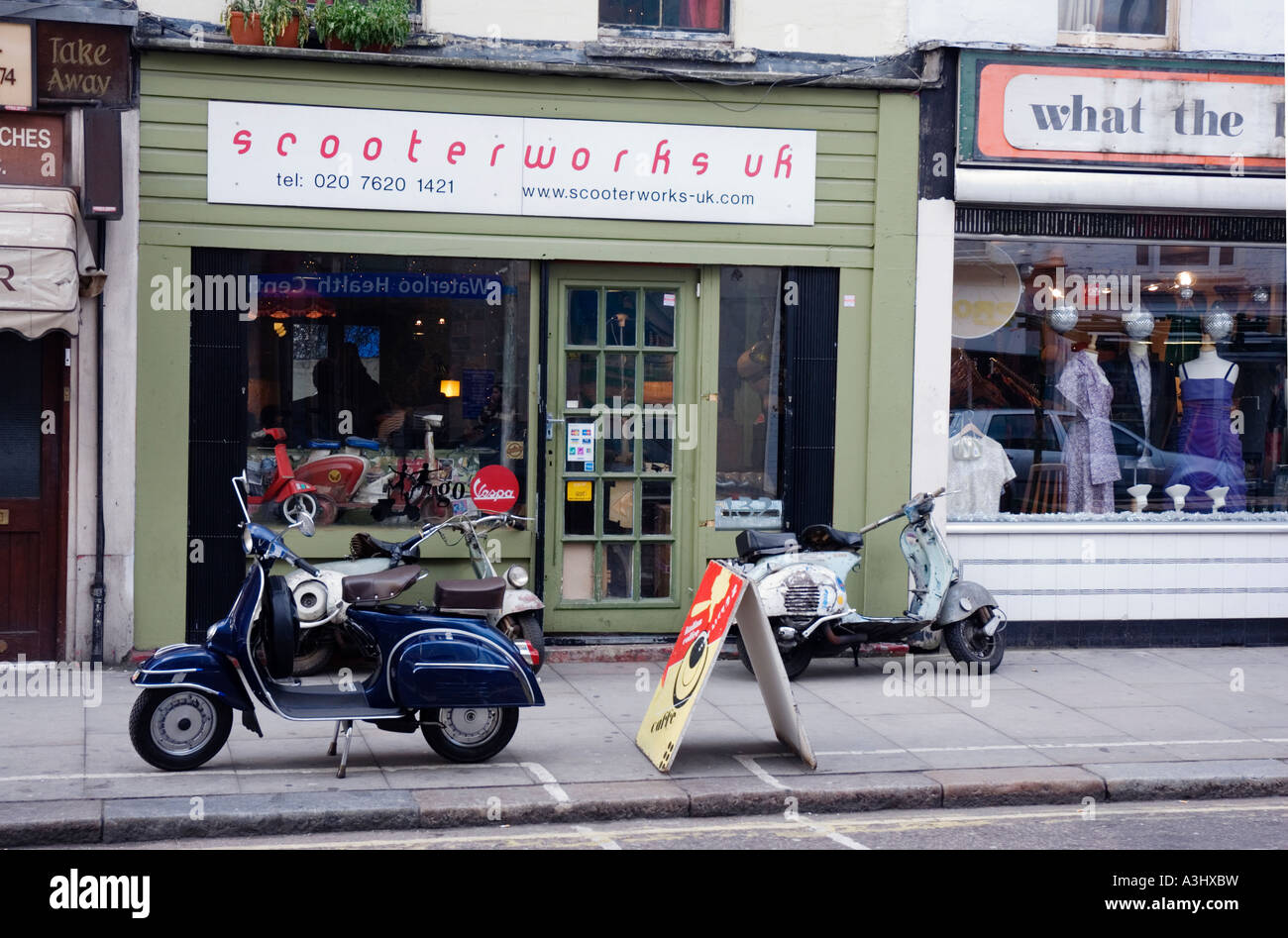 Scooter-Café im Schnitt in der Nähe von Waterloo station Stockfoto