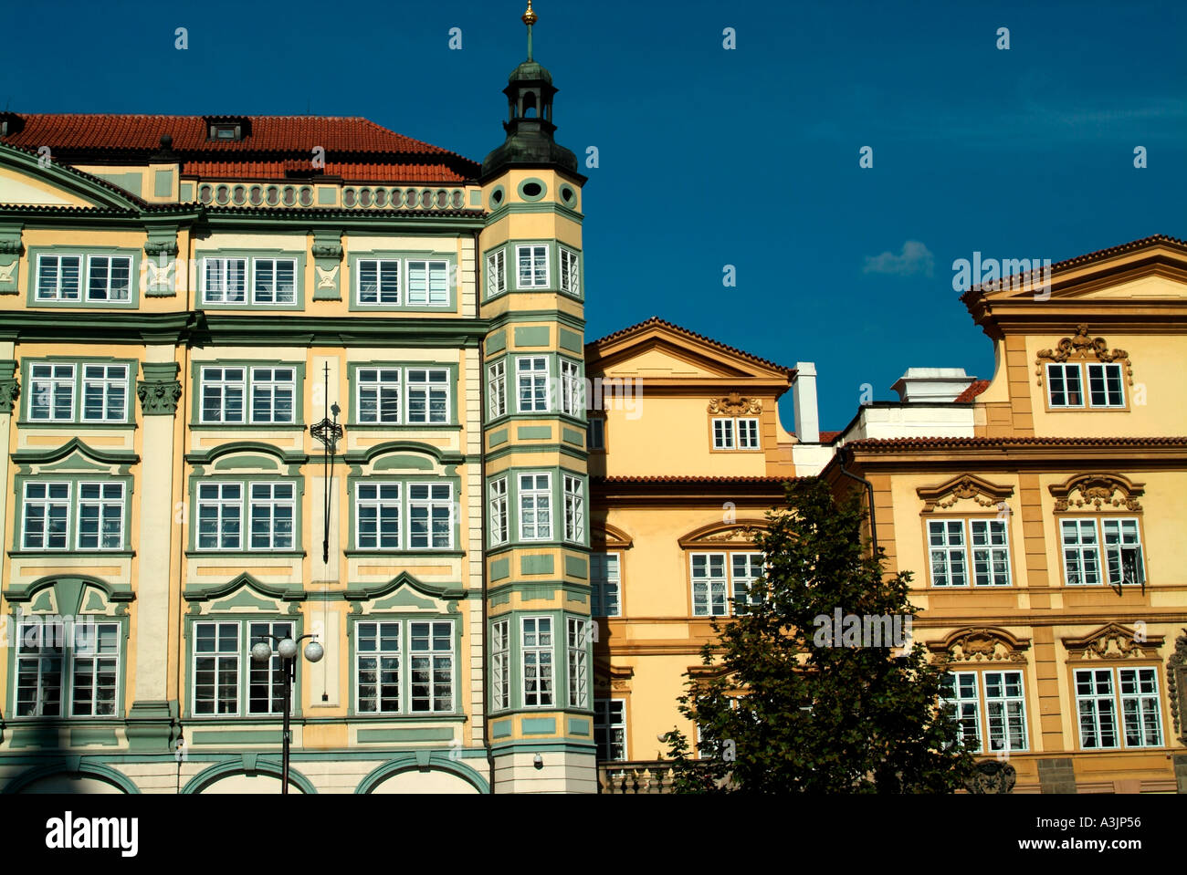 Farbenfrohe Gebäude in kleine Viertel Prag Tschechische Republik Stockfoto
