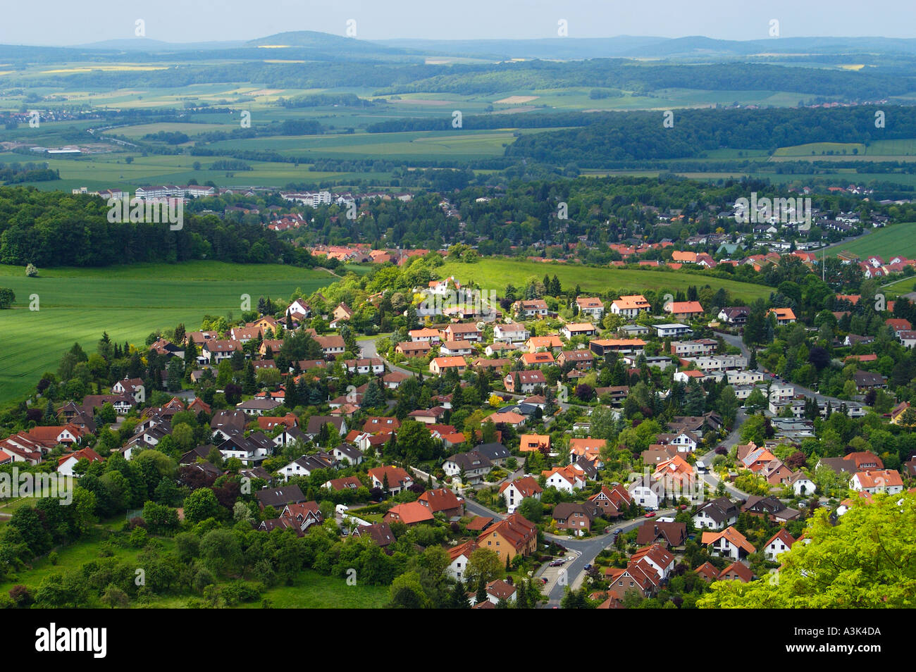 Niedrigeren Bovenden und Leine Tal gesehen von Burg Plesse Niedersachsen Sachsen Deutschland Stockfoto