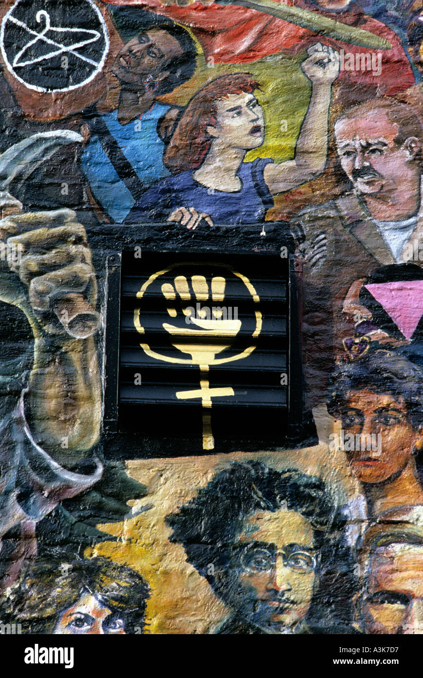 Wandbild mit revolutionären Helden schmücken ein publishing Firma s Wände im unteren Untergrundstation New York Stockfoto