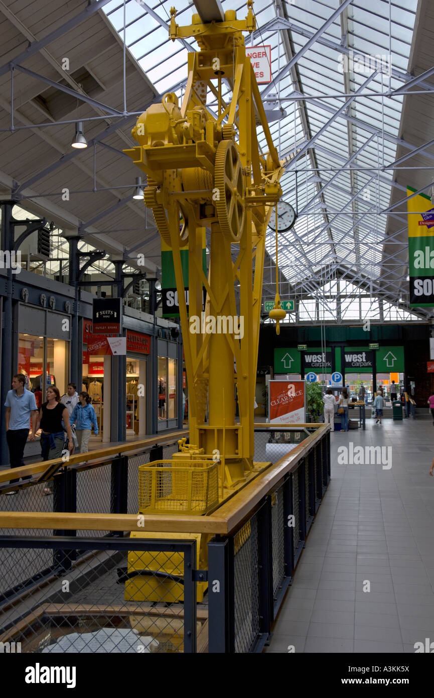 Restaurierten viktorianischen Bahnhof Gebäude McCarthur Glen Designer Outlet Swindon gebaut von Brunel Swindon England UK Stockfoto