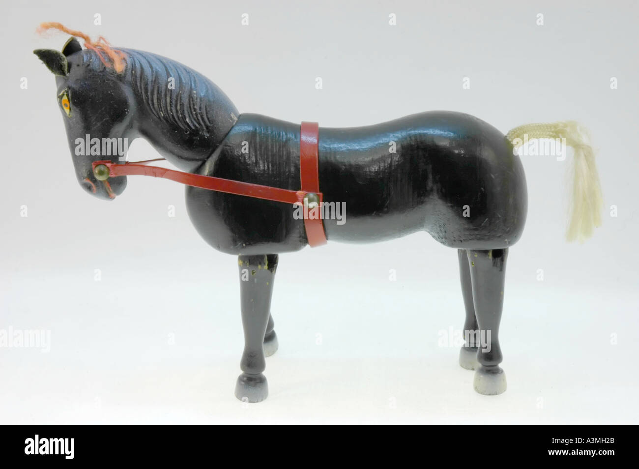 Profil von einem antiken hölzernen Zirkus Pferd Spielzeug Stockfoto