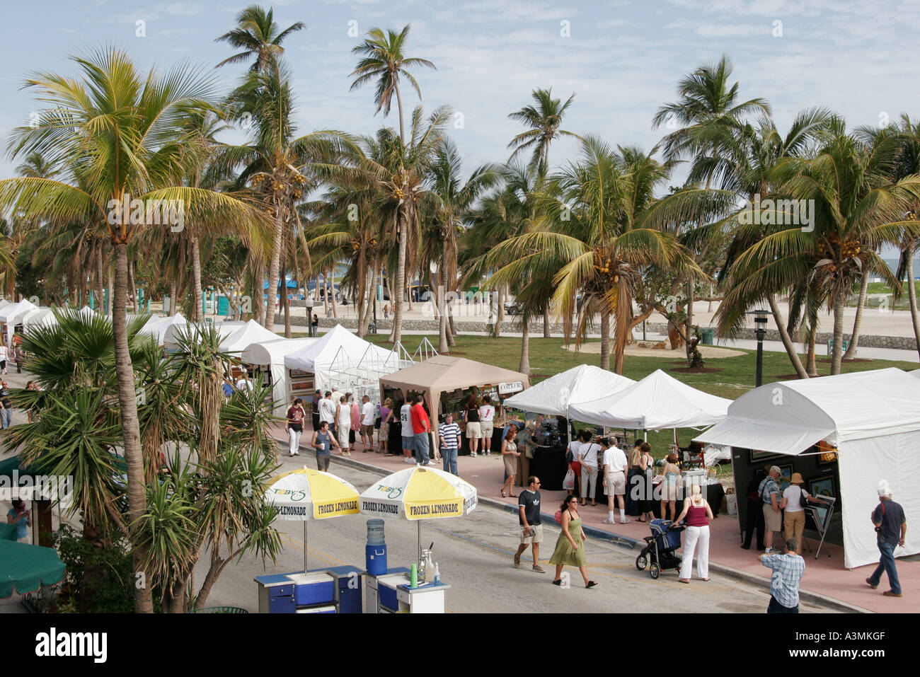 Miami Beach Florida, South Beach, Ocean Drive, Art déco-Wochenende, Veranstaltung, Festival, Festivals, Architekturfeier, Messe, Verkäufer von Verkäufern, Stände Stockfoto