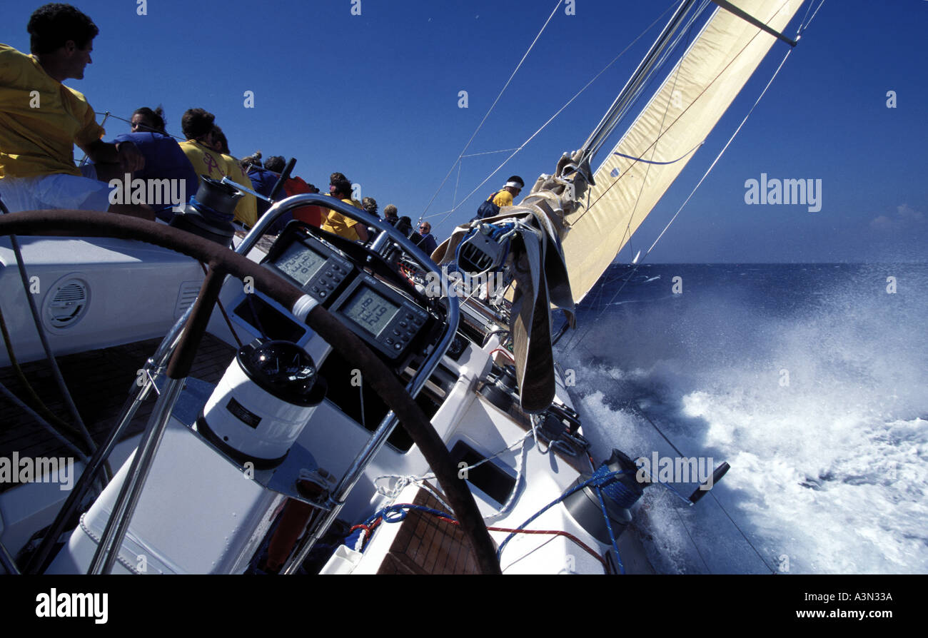 Blick von der Spitze des Swan 48 lindern Stockfoto