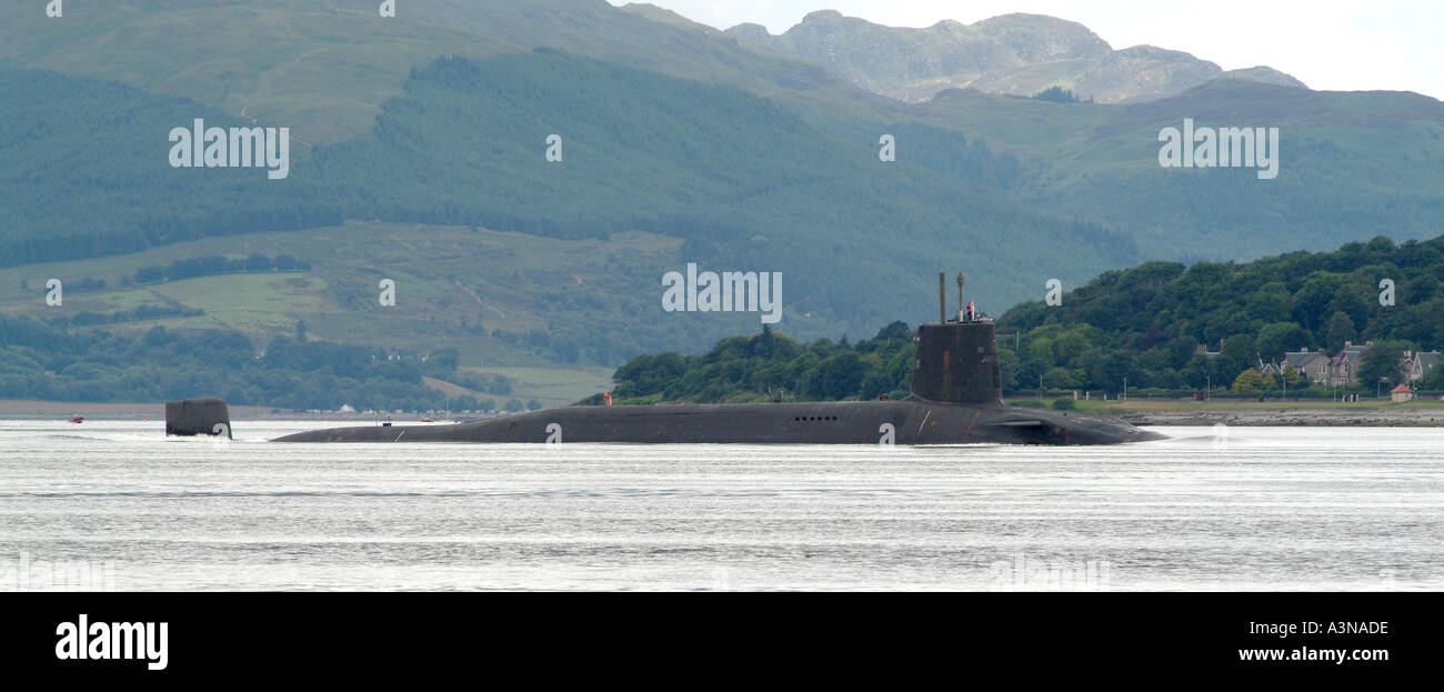 Britische Royal Navy Vanguard-Klasse u-Boot in den Firth of Clyde in der Nähe von Helensburgh Schottland Vereinigtes Königreich Stockfoto