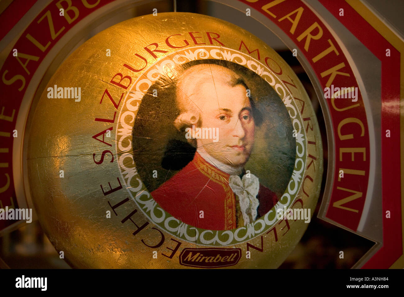 Mozart s Gesicht auf Schokolade Wrapper Salzburg Österreich Stockfoto