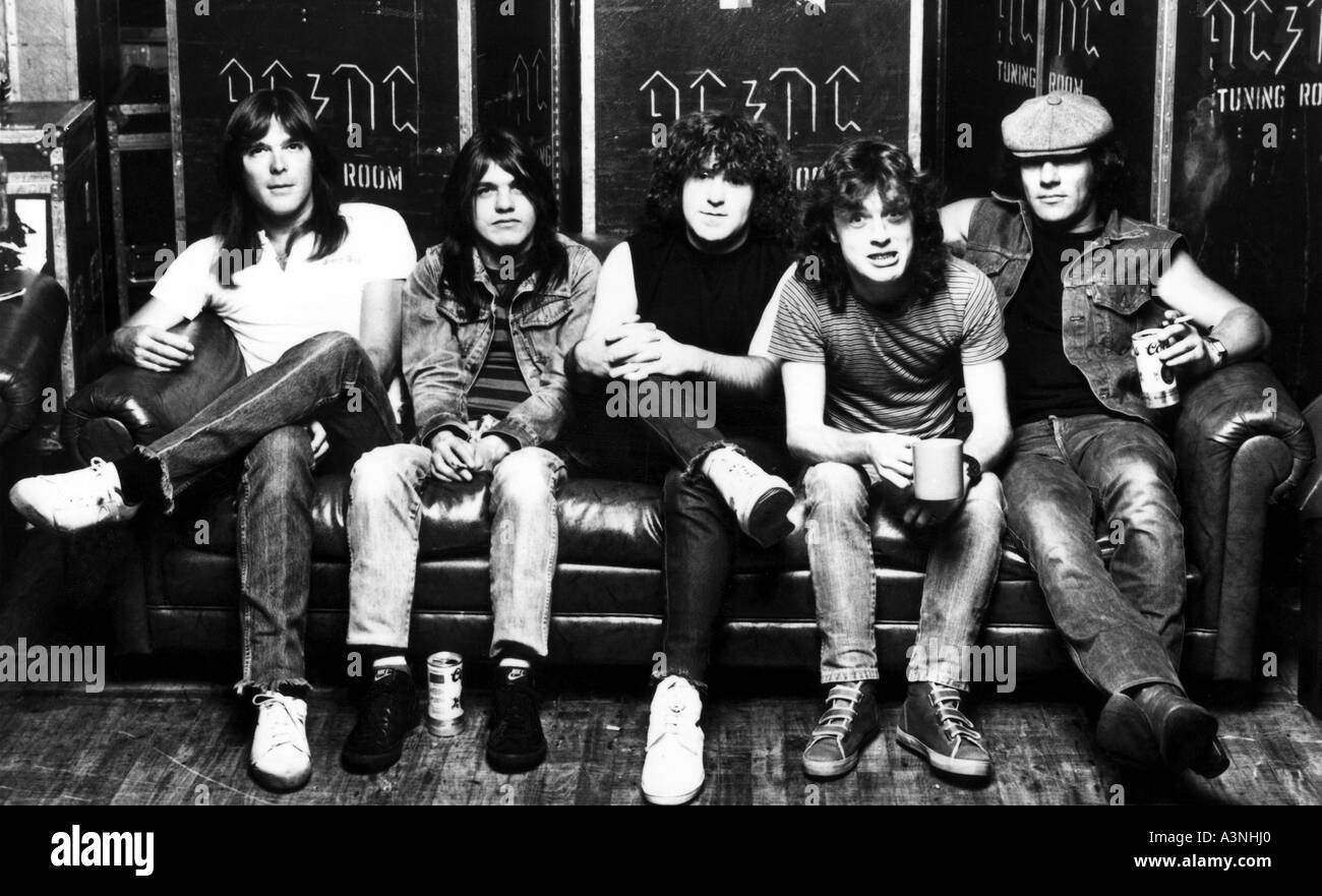 AC DC vom linken Cliff Williams Malcolm Young Simon Wright Angus Young Brian Johnson Stockfoto