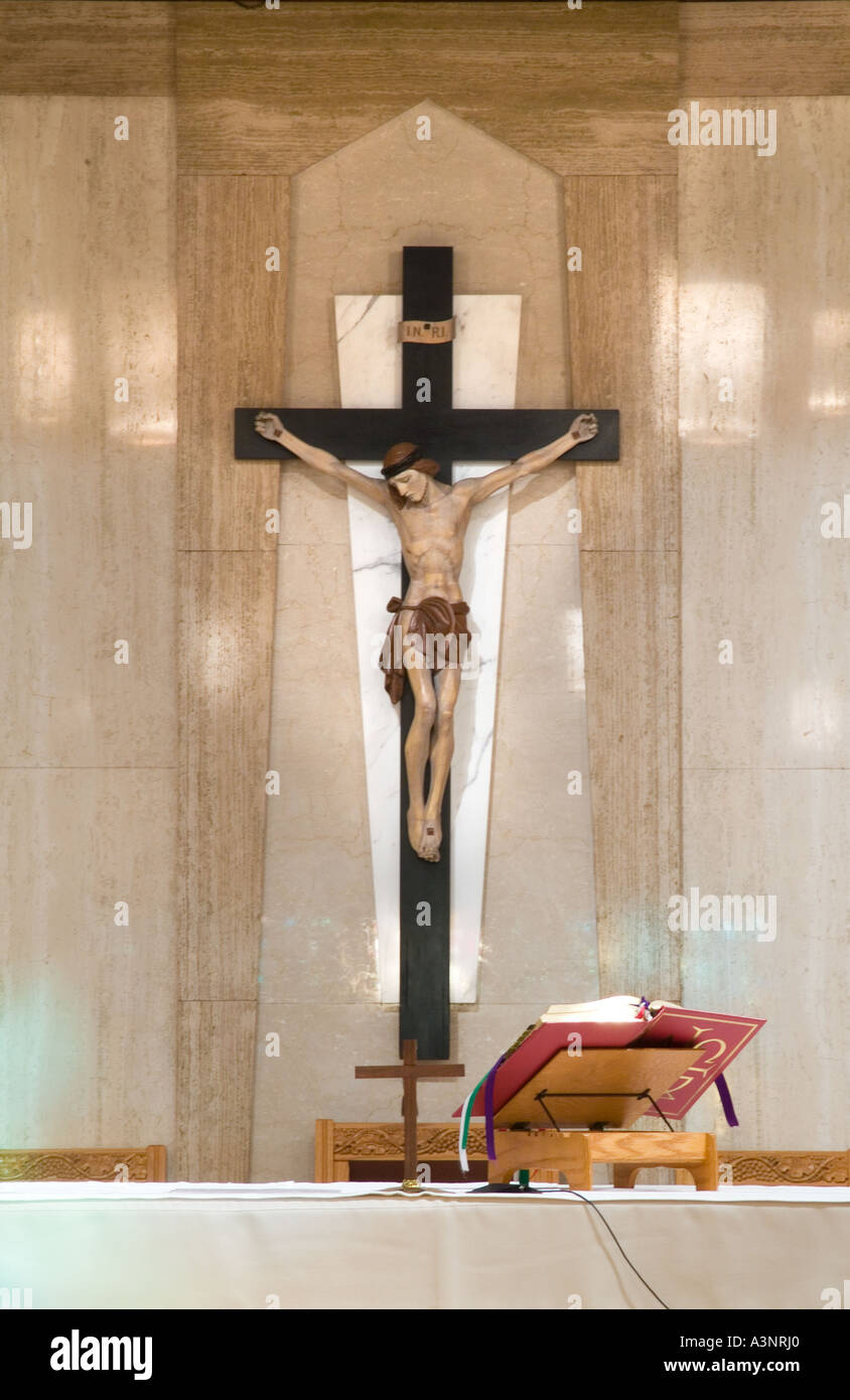 Jesus Christus am Kreuz In römisch-katholische Kirche, USA Stockfoto