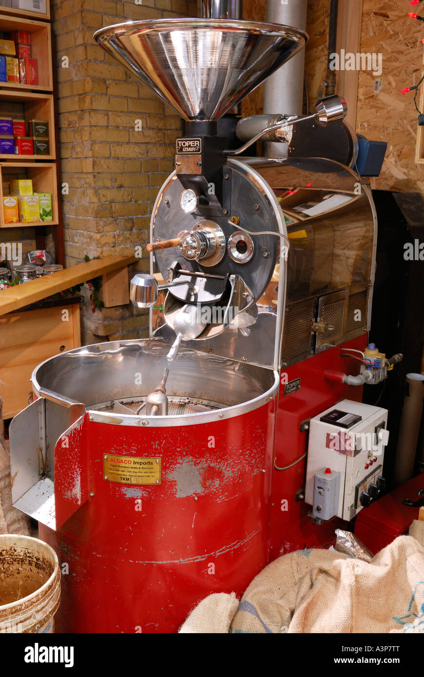 Kommerziellen Gas Kaffee-Röster in einem Markt-Coffee-shop Stockfoto