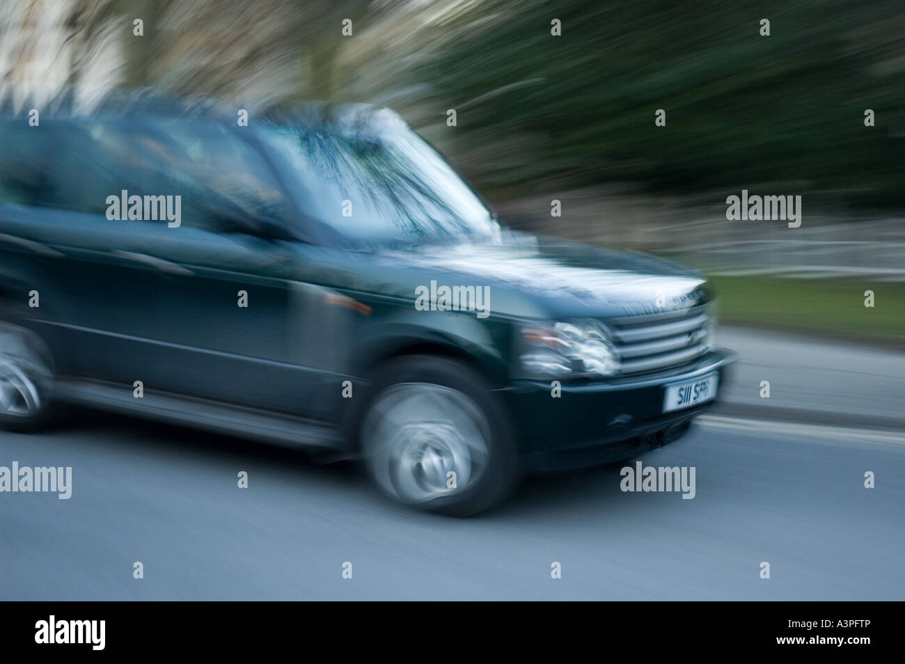 Range Rover Serie 3 in Bewegung Stockfoto