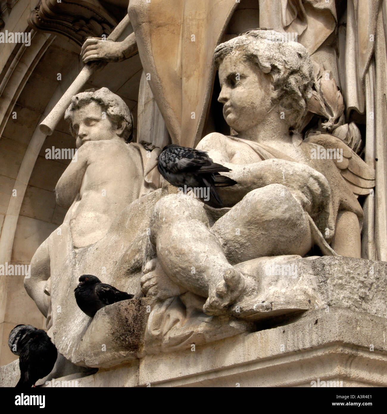 Statue außerhalb von Opera Paris Frankreich Stockfoto