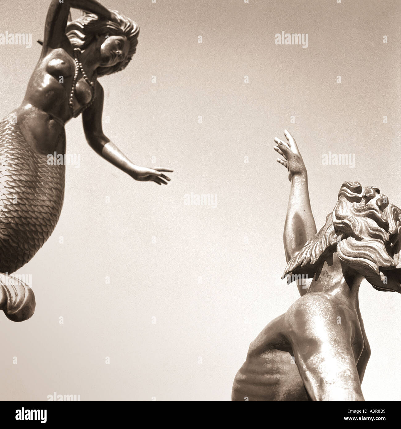 Mann und Sirene bronze Statue Puerto Vallarta Mexiko Stockfoto