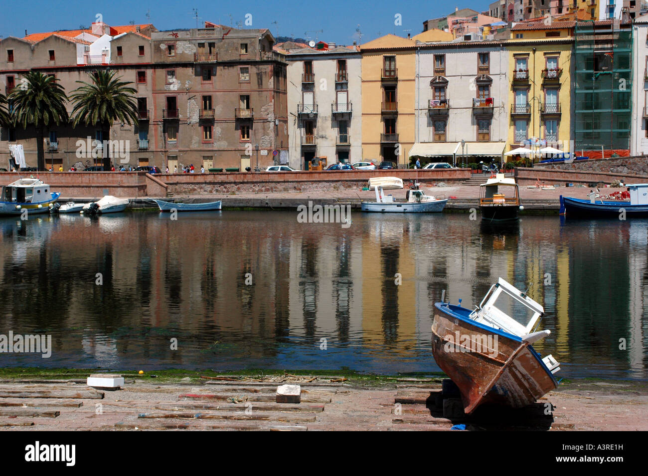 Riverside-Bosa-Sardinien-Italien Stockfoto