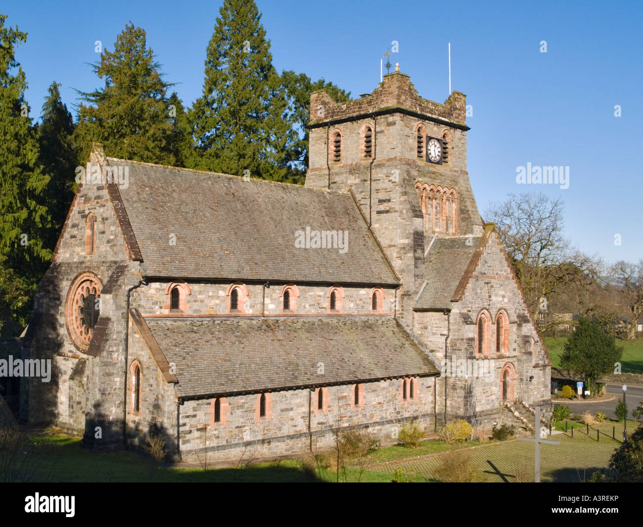 St. Mary Parish Kirche 1873 im Dorf in Conwy Valley in Snowdonia-Nationalpark Betws-y-Coed Conwy North Wales UK Großbritannien Stockfoto