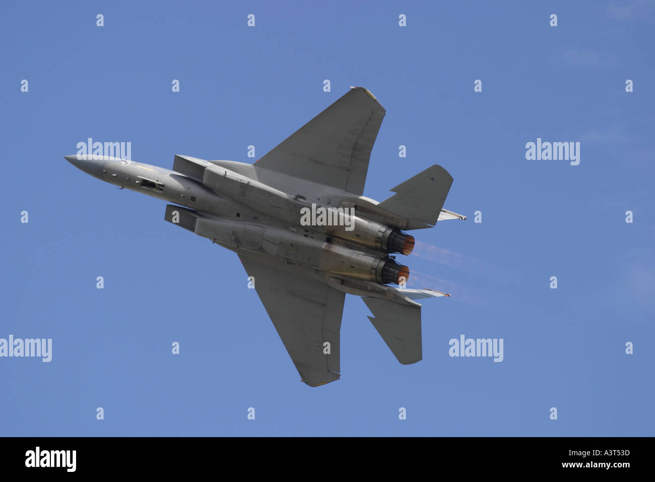 F15 Eagle uns Air Force F 15 Eagle moderne Abfangjäger startet mit Motor aufwärmen Stockfoto