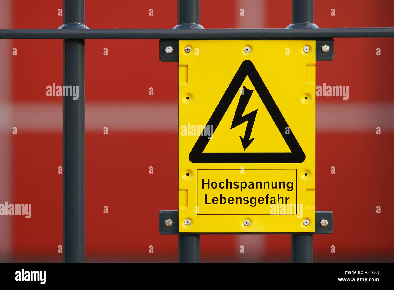 Warnschild „Hochspannung! Vorsicht Lebensgefahr!“ – Selbstklebend, 20 X 40 Cm, UV-beständig