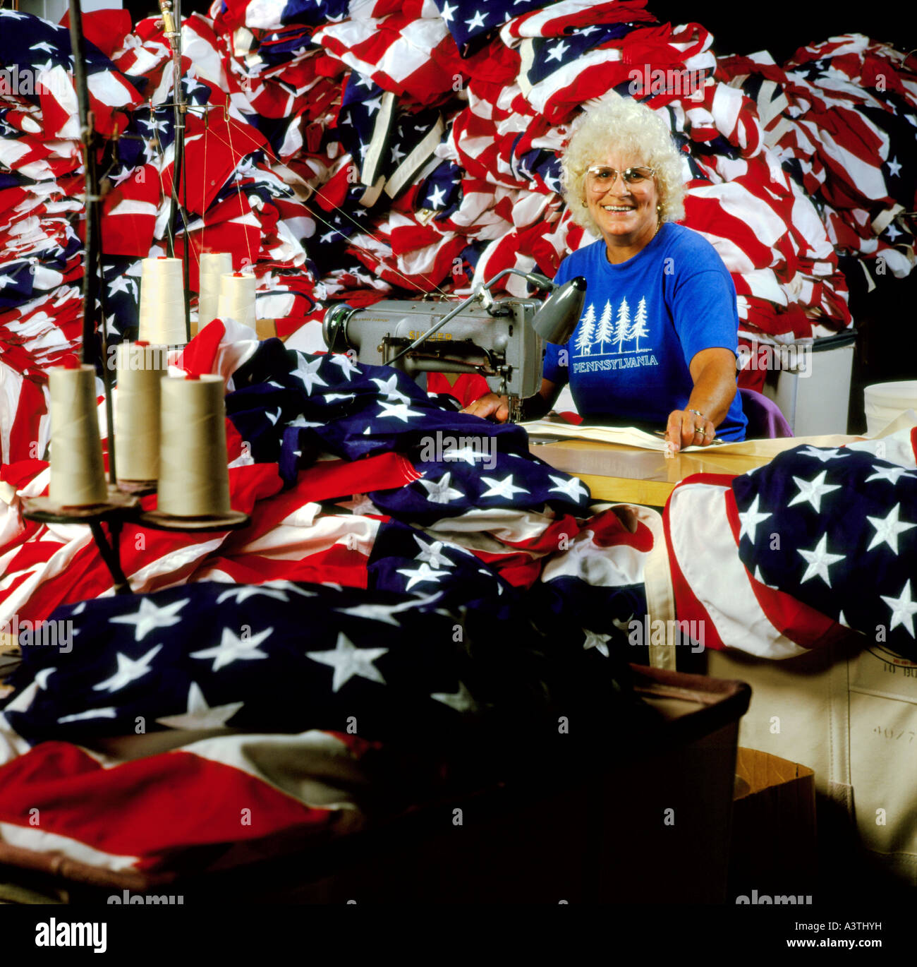 Nähen amerikanische Fahnen Flag produzierendes Unternehmen, Stockfoto
