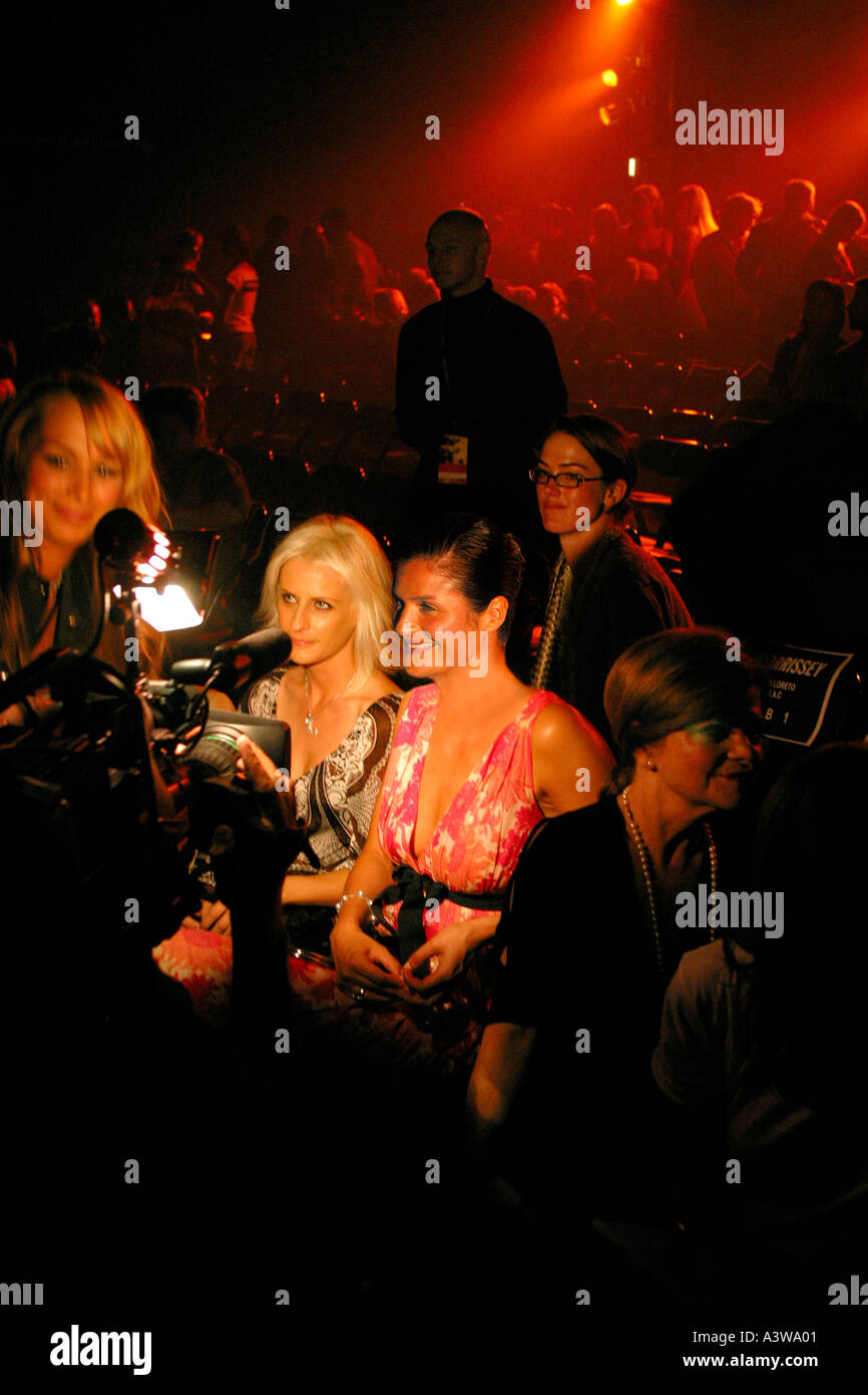 Promis am im Rampenlicht auf der Fashionweek Sydney Australia Stockfoto