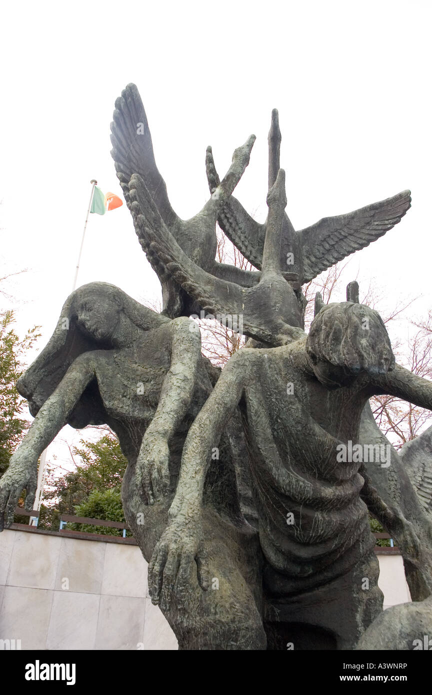 Statue von Children of Lir von Oisín Kelly im Garden of Remembrance in Dublin, Irland, zum Gedenken an die Toten des Osteraufstands 1916 Stockfoto