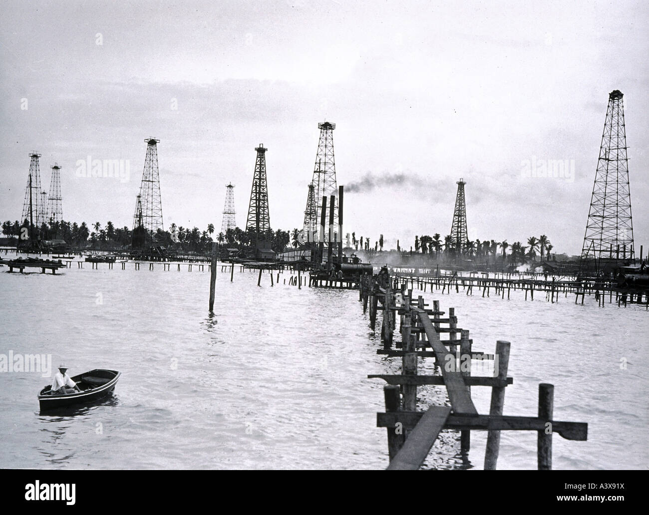 Geografie/Reisen, Venezuela, Ölfelder in der Nähe von Maracaibo, März 1927, Derricks, energie, karibischer Ozean, Südamerika, 20. Jahrhundert, Stockfoto