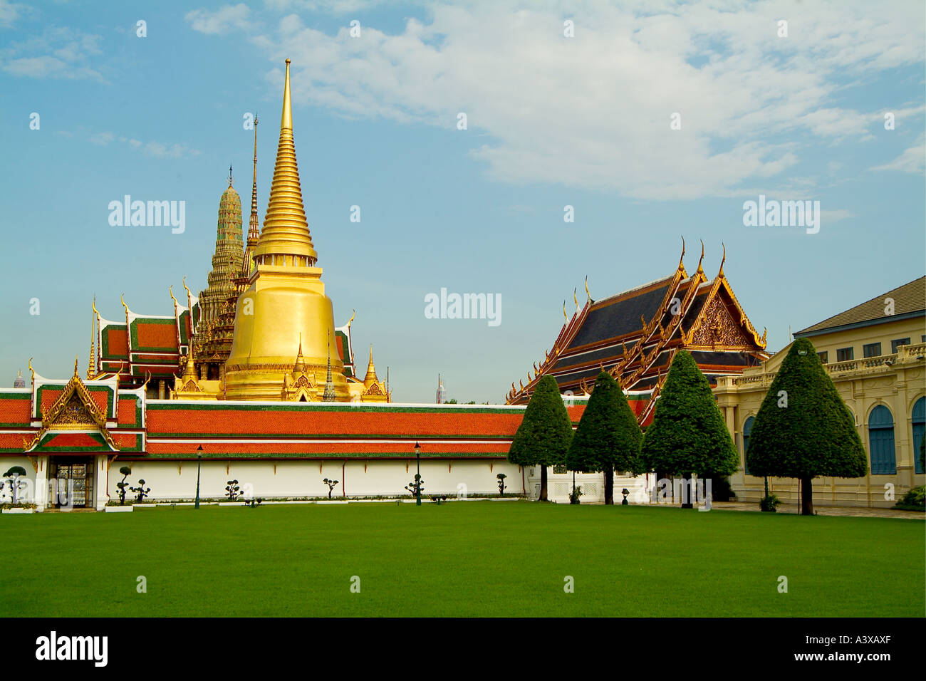 Thailand Bangkok vergoldeten Pagode des Chedi Pra Si Ratana am Wat Pra Keo Stockfoto