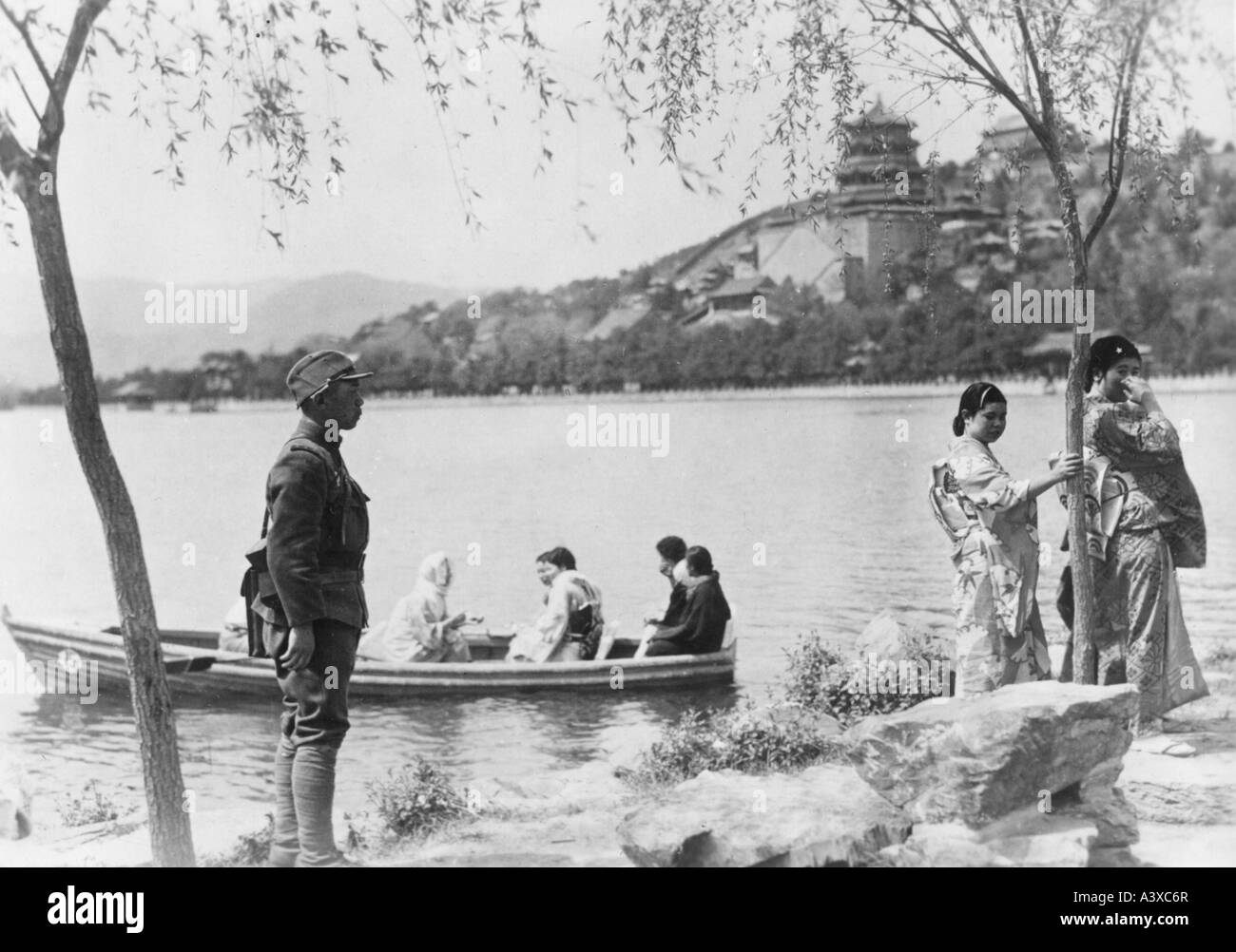 Geographie/Reise, Peking, Kunming Lake, japanesische Frauen, Soldat, 23.4.1938, Stockfoto