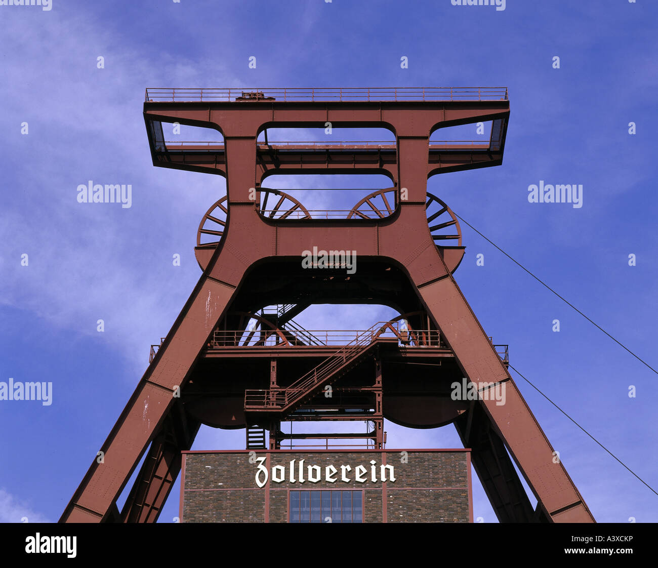 Geographie / Reisen, Deutschland, Nordrhein-Westfalen, Essen, Gebäude, Zeche Zollverein, Minenschacht XII, Außenansicht, Welle Stockfoto